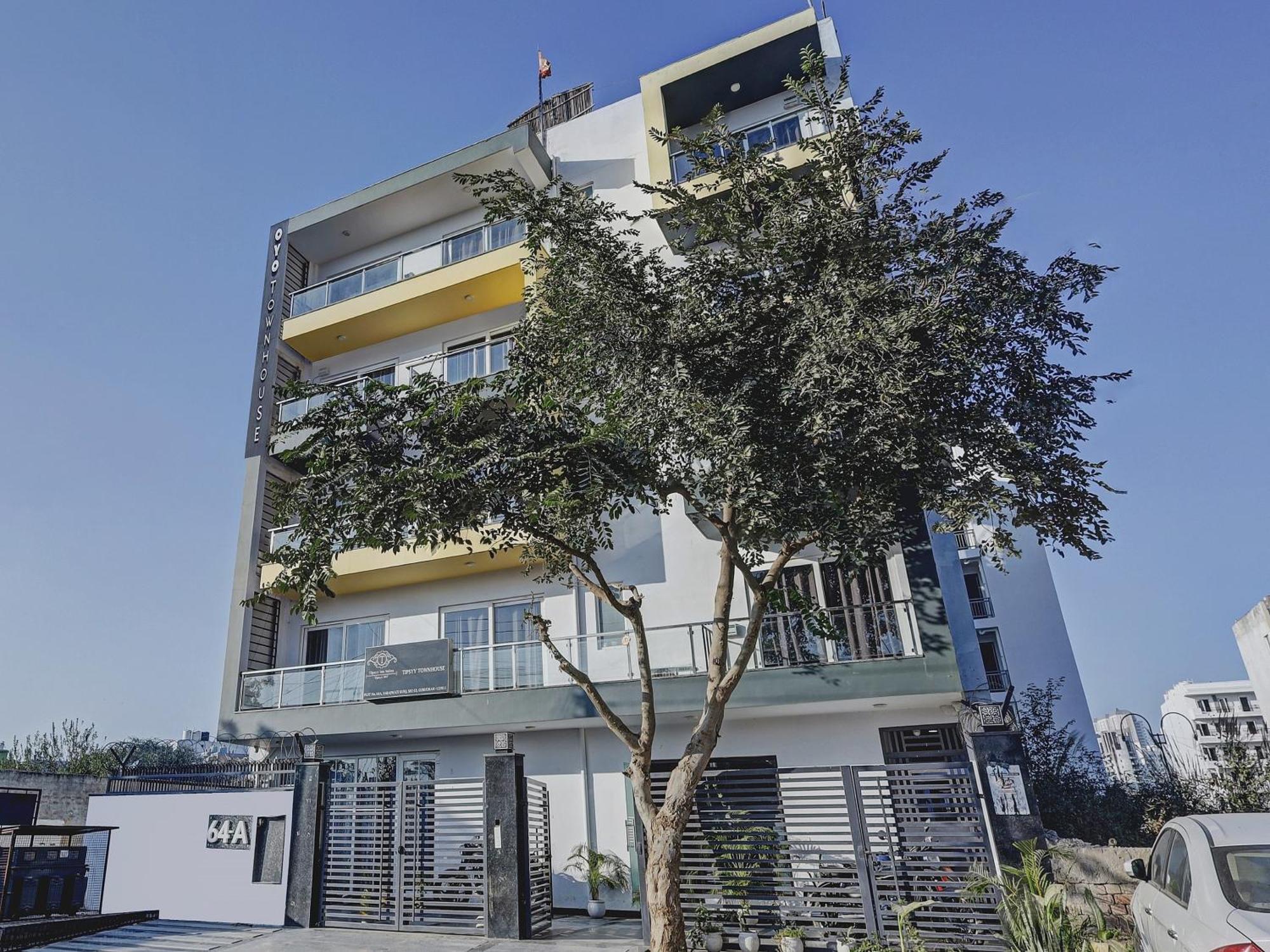 Super Townhouse Tipsyy Near Bestech Square Mall 4*