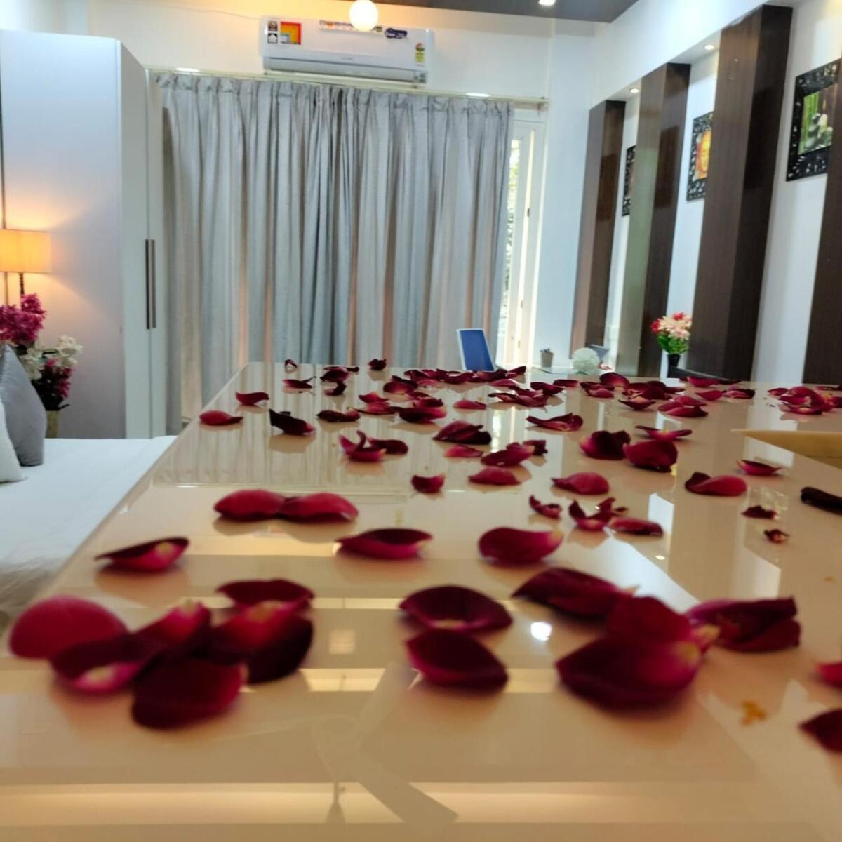 Super Luxurious With Bathtube Apartment Gurgaon