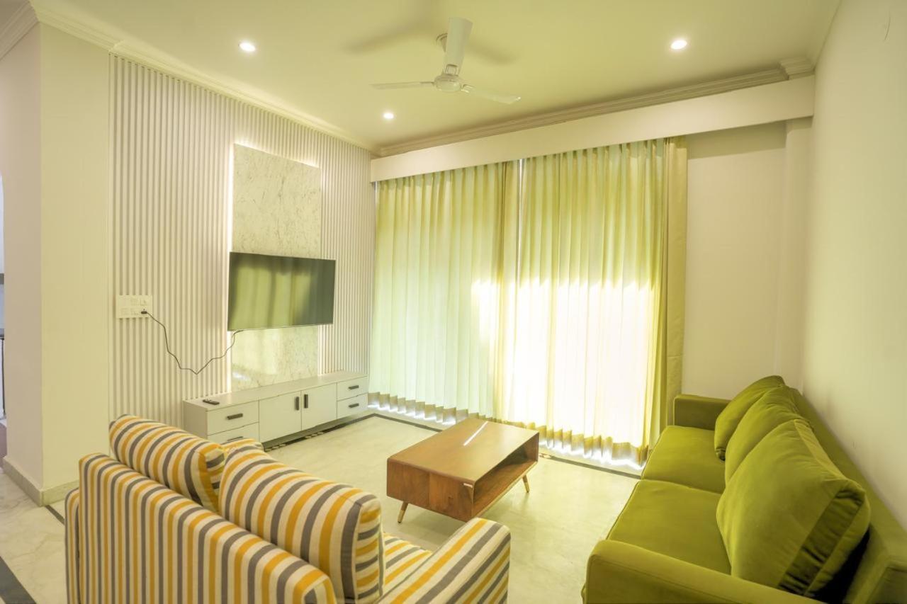 2bhk Luxury Near Phase 1 Metro Station