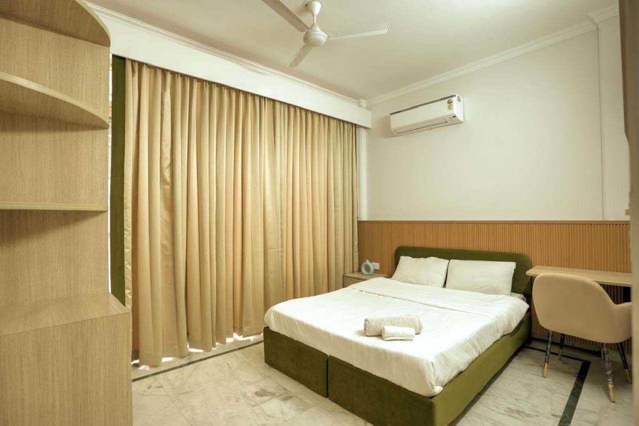 2bhk Luxury Near Phase 1 Metro Station Apartment