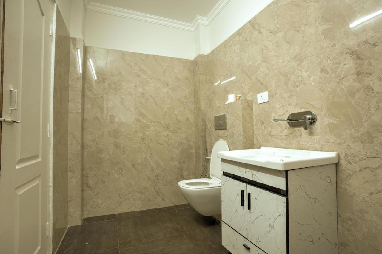 2bhk Luxury Near Phase 1 Metro Station Apartment