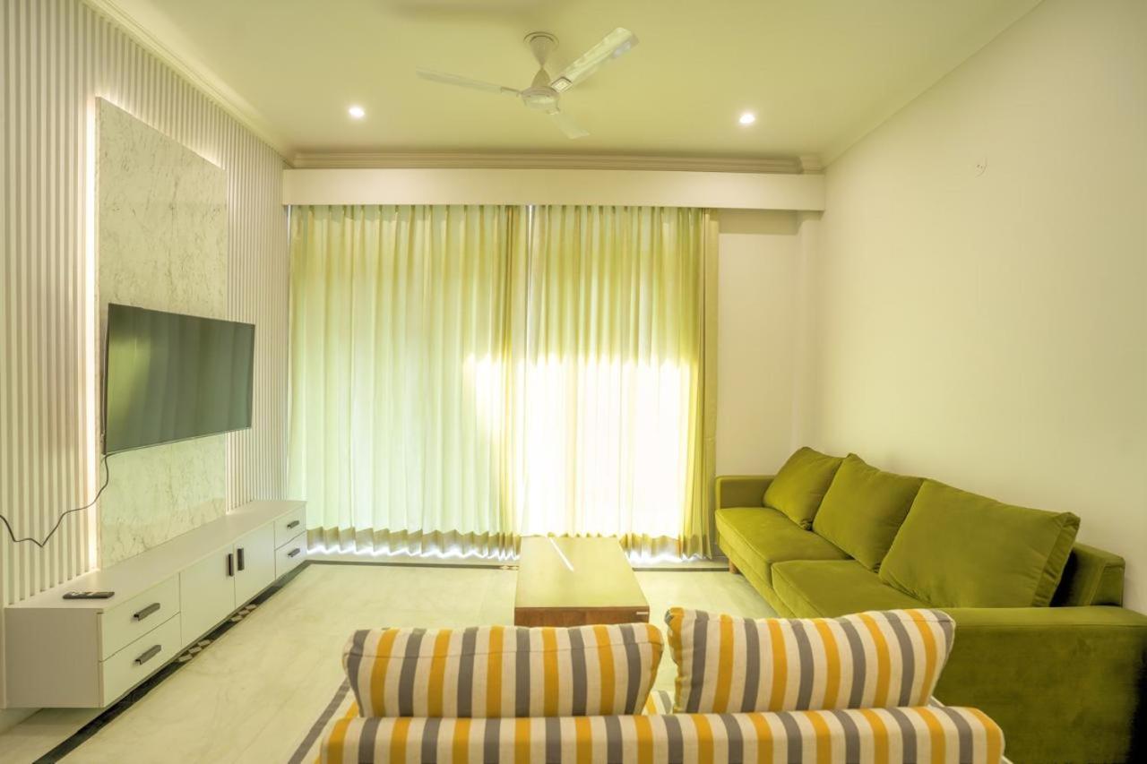 Apartment 2bhk Luxury Near Phase 1 Metro Station