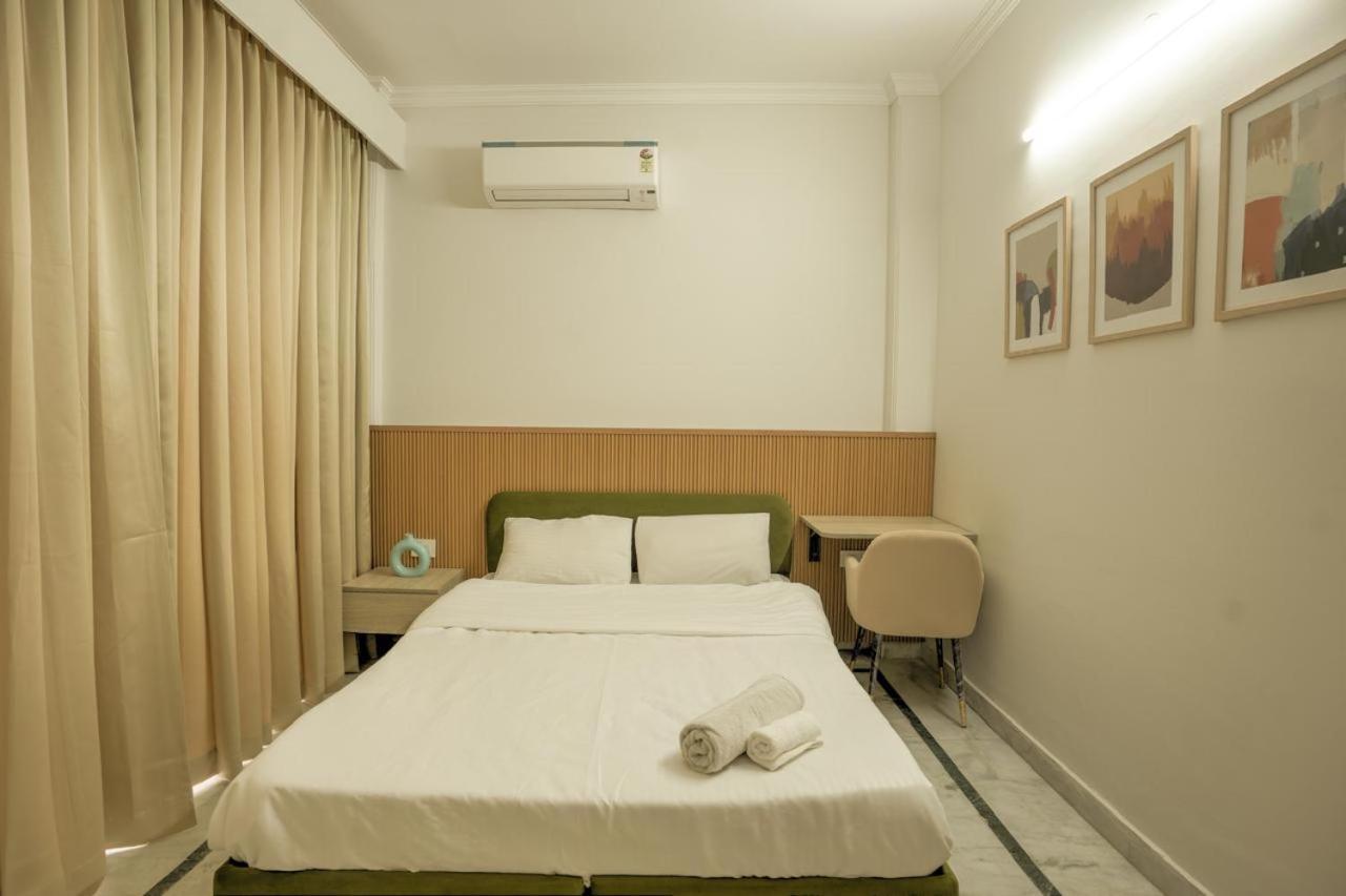 2bhk Luxury Near Phase 1 Metro Station Apartment *