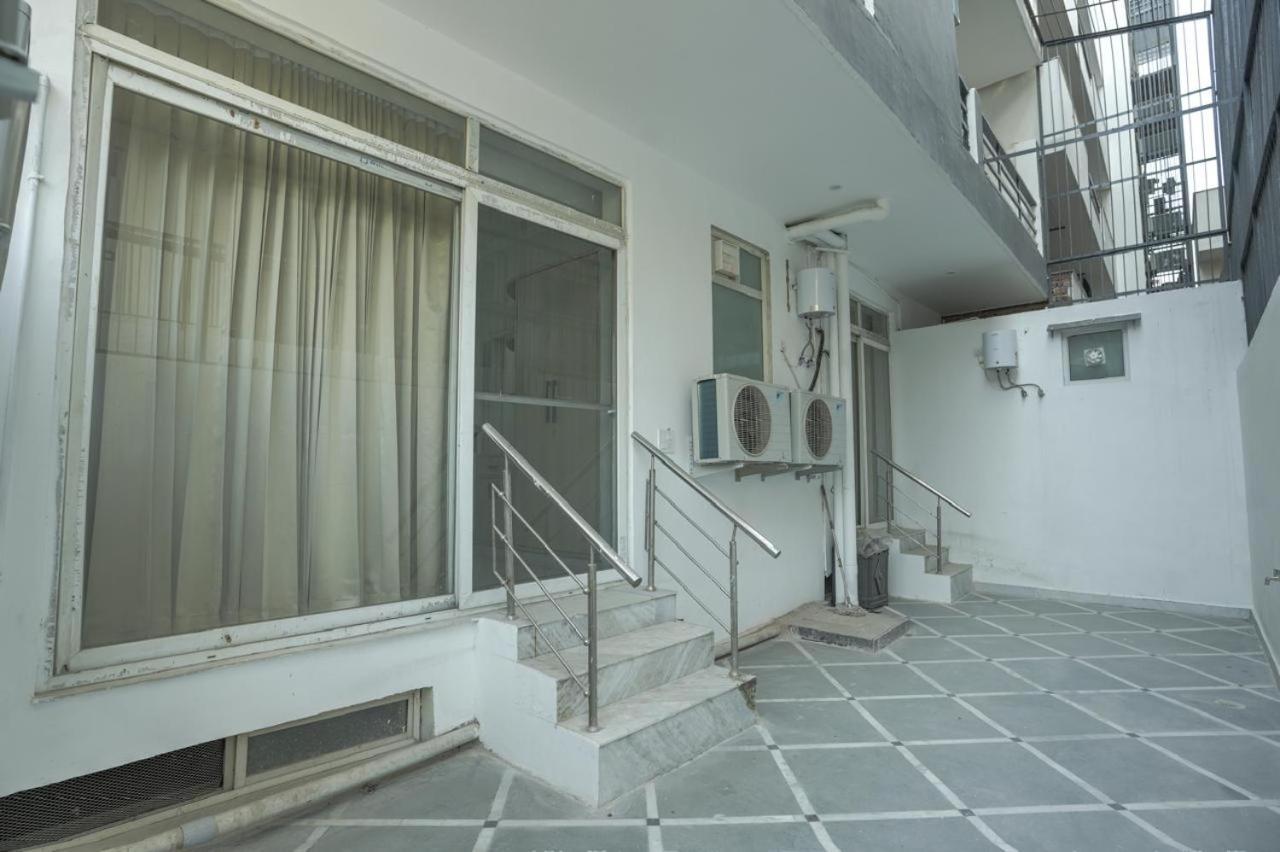 Apartment 2bhk Luxury Near Phase 1 Metro Station *