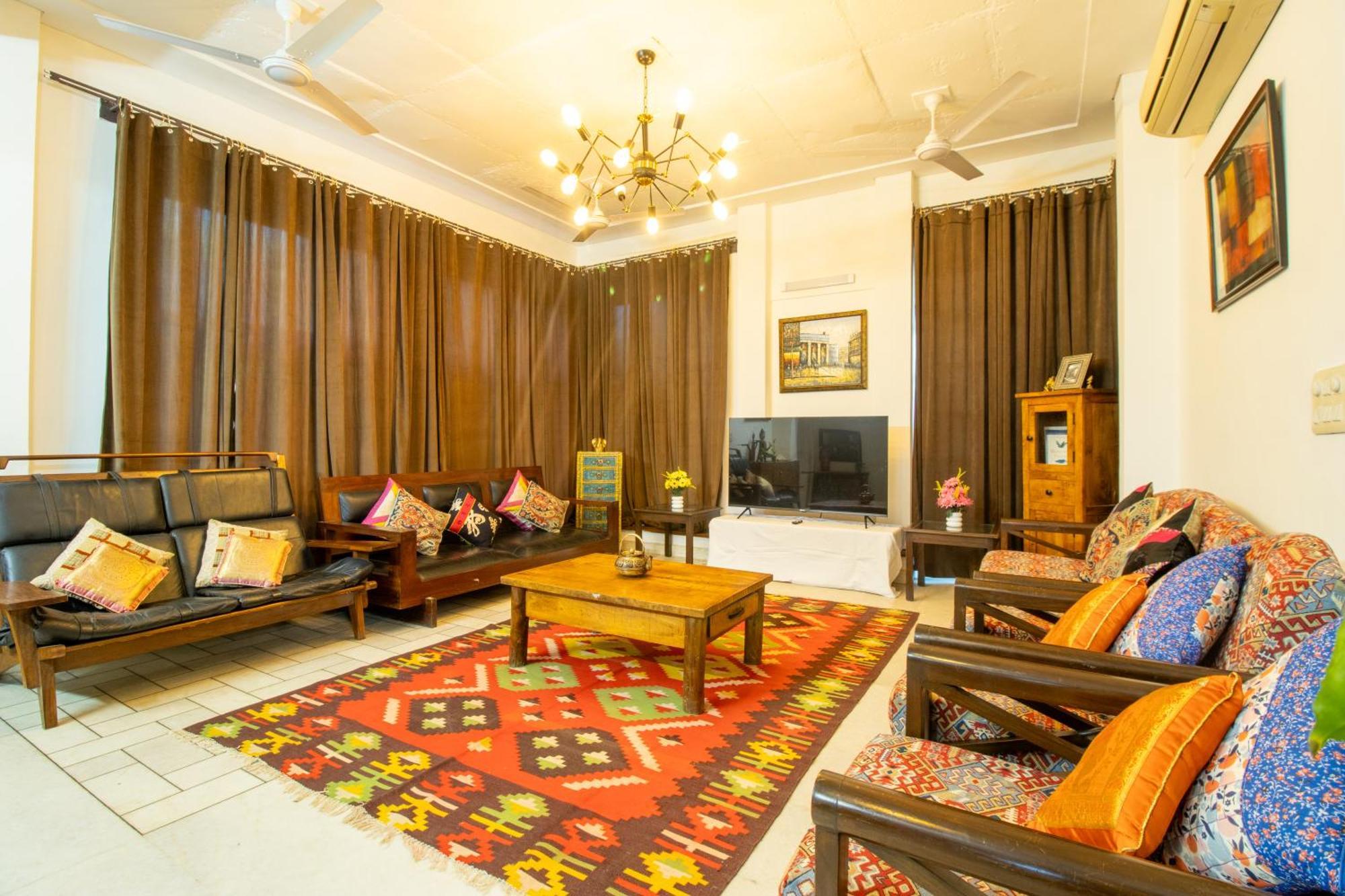 Opulent Antique 6br Independent In Gurugram Villa *