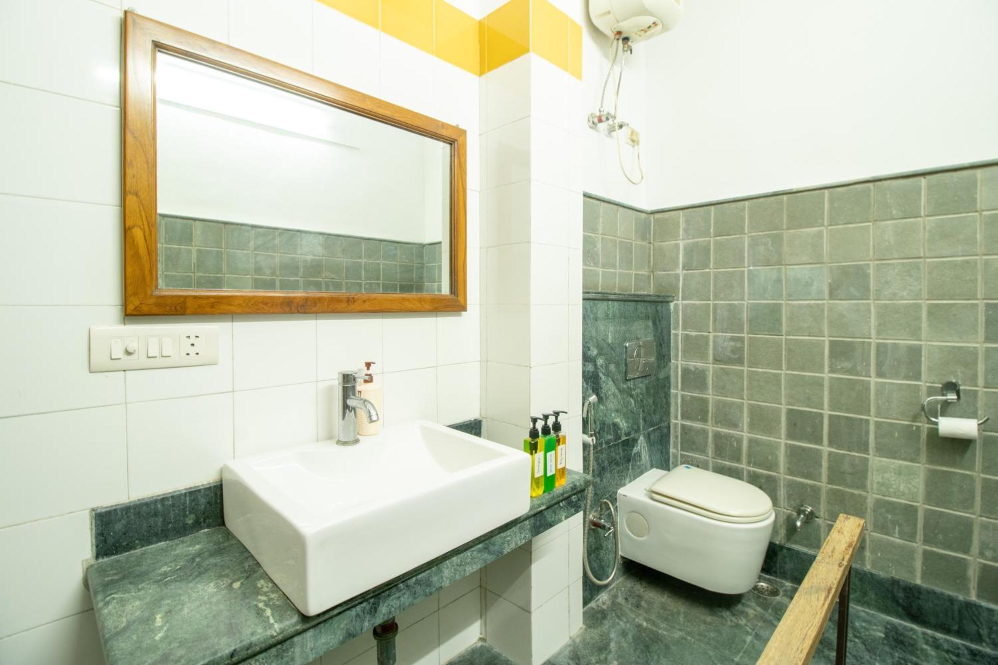 Opulent Antique 6br Independent In Gurugram Villa *
