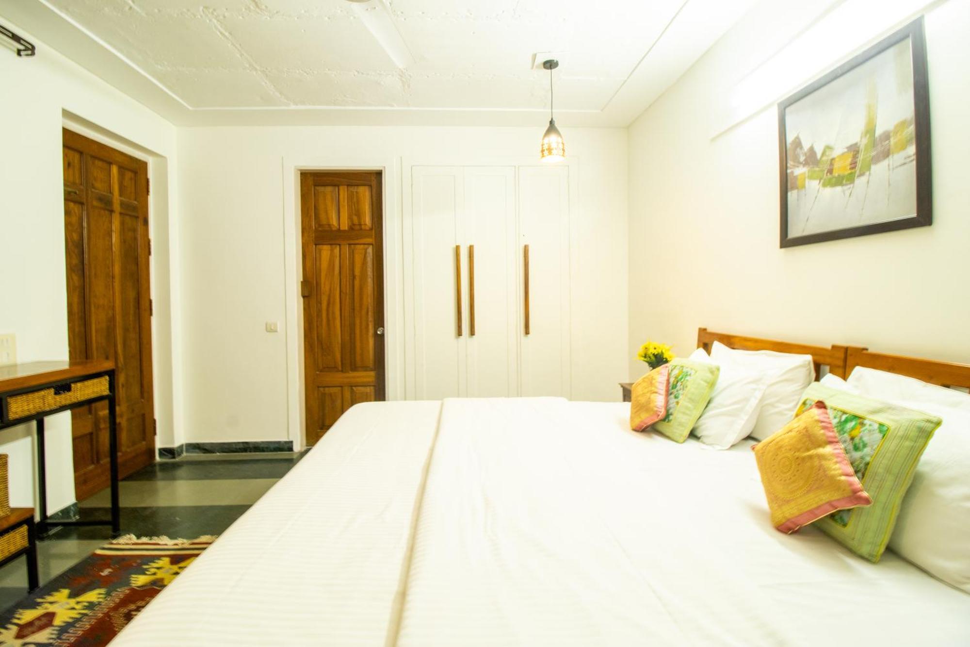 Villa Opulent Antique 6br Independent In Gurugram *