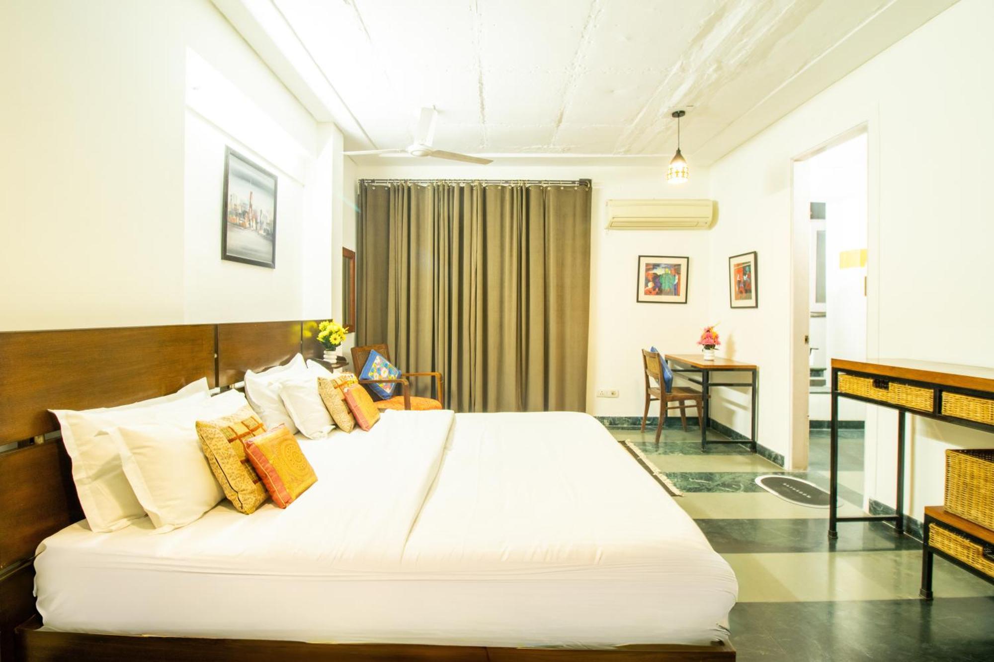 Villa Opulent Antique 6br Independent In Gurugram *