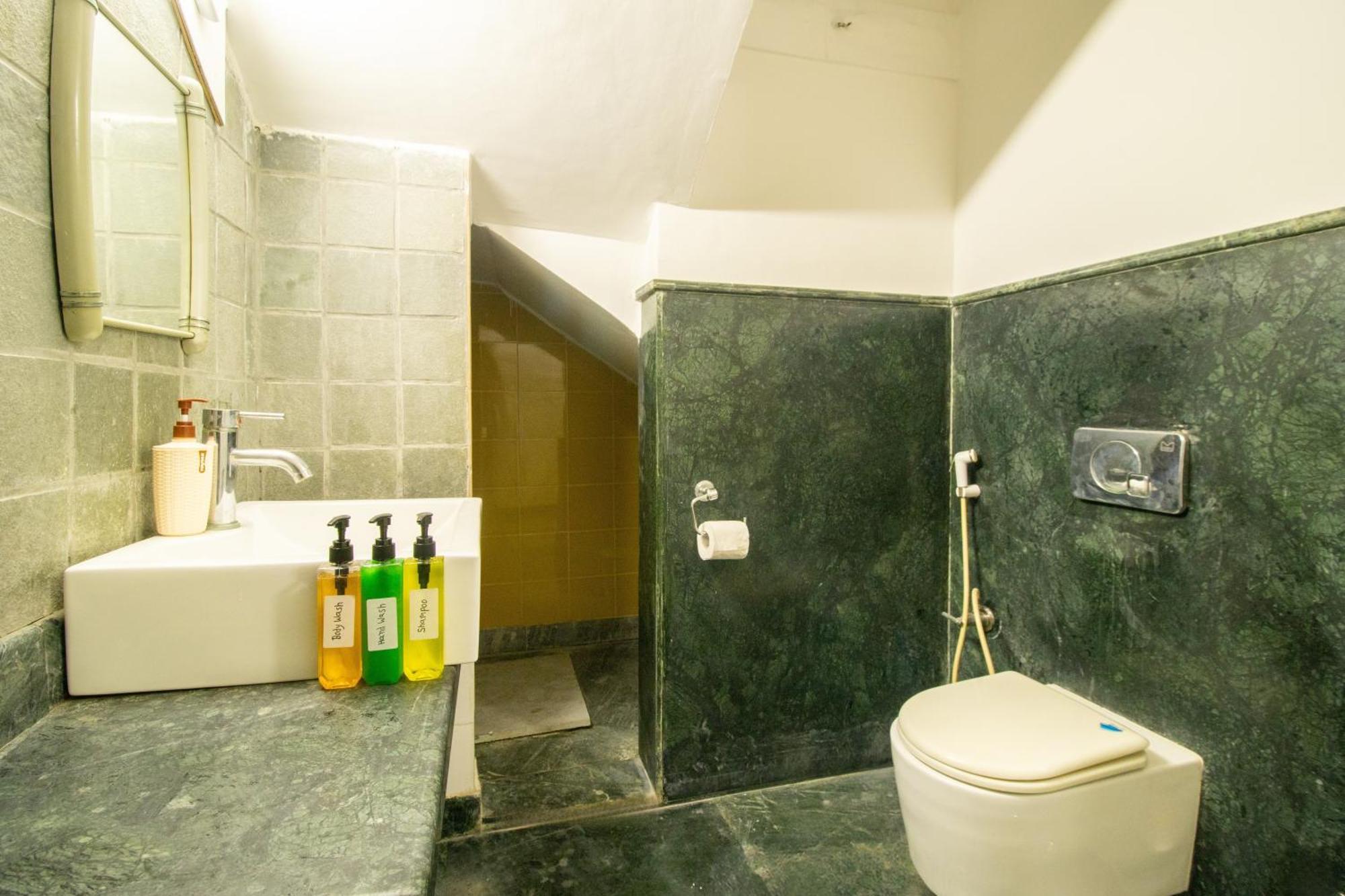 Villa Opulent Antique 6br Independent In Gurugram Gurgaon