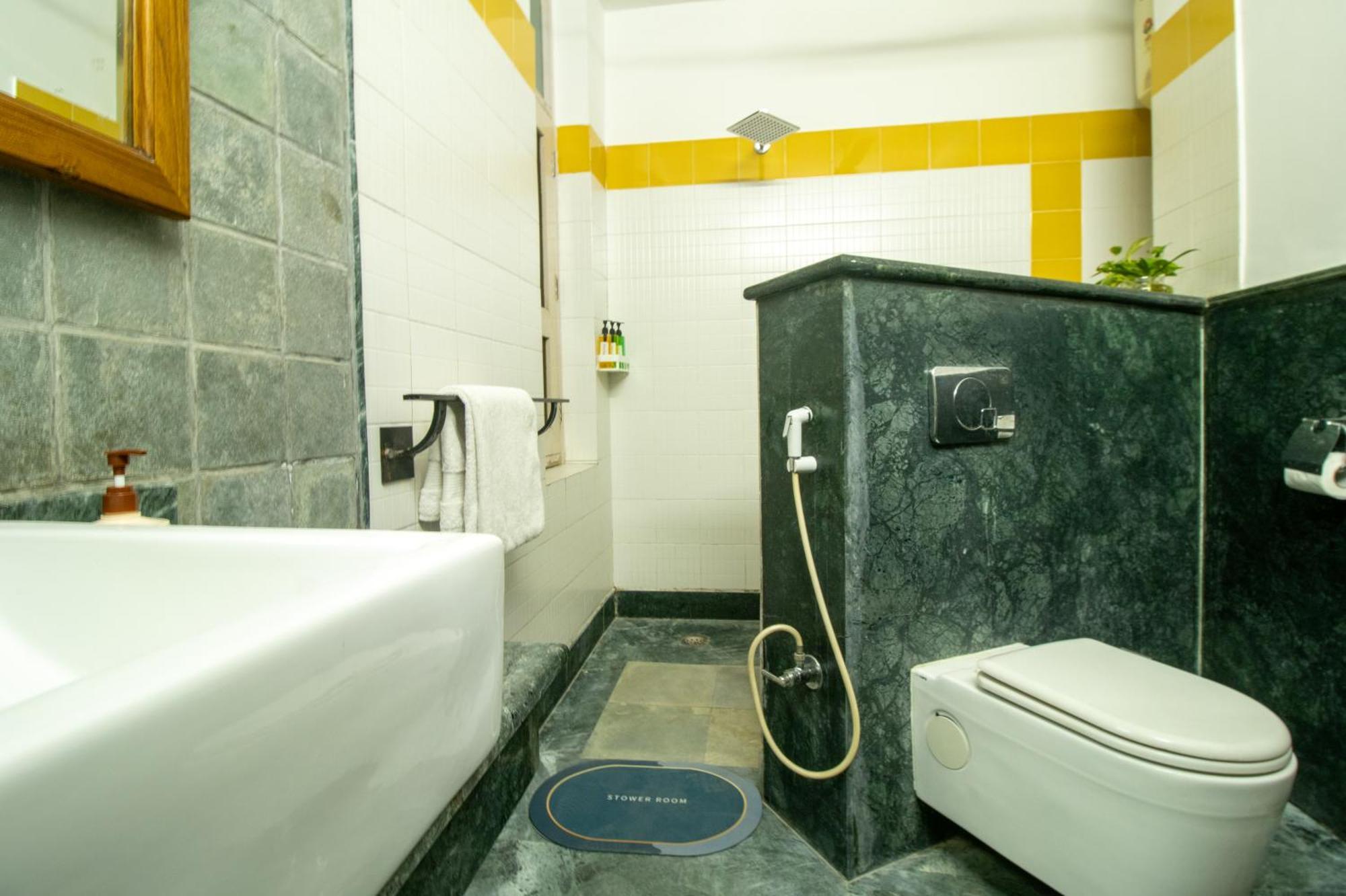 Opulent Antique 6br Independent In Gurugram Villa *