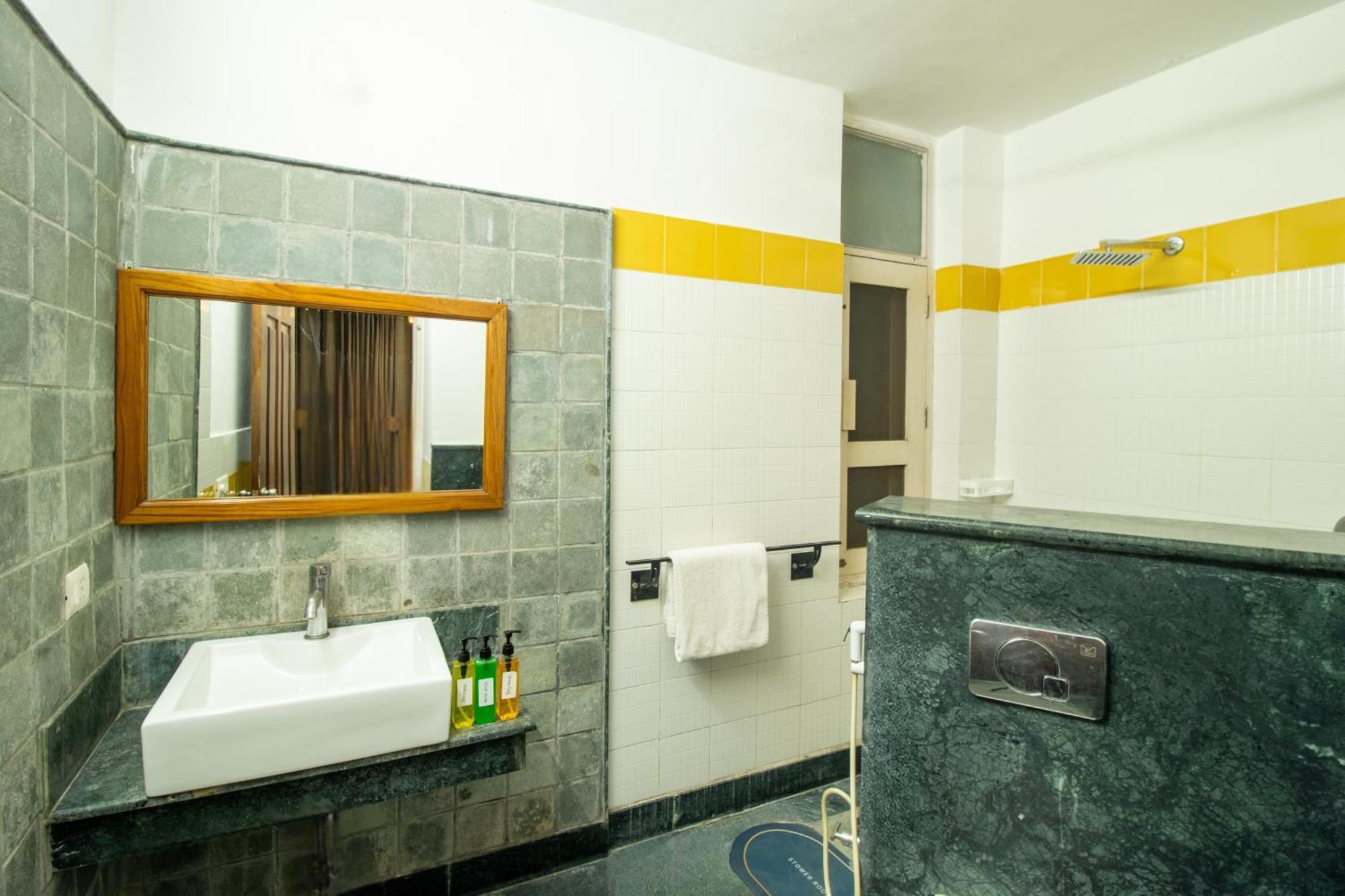 Opulent Antique 6br Independent In Gurugram