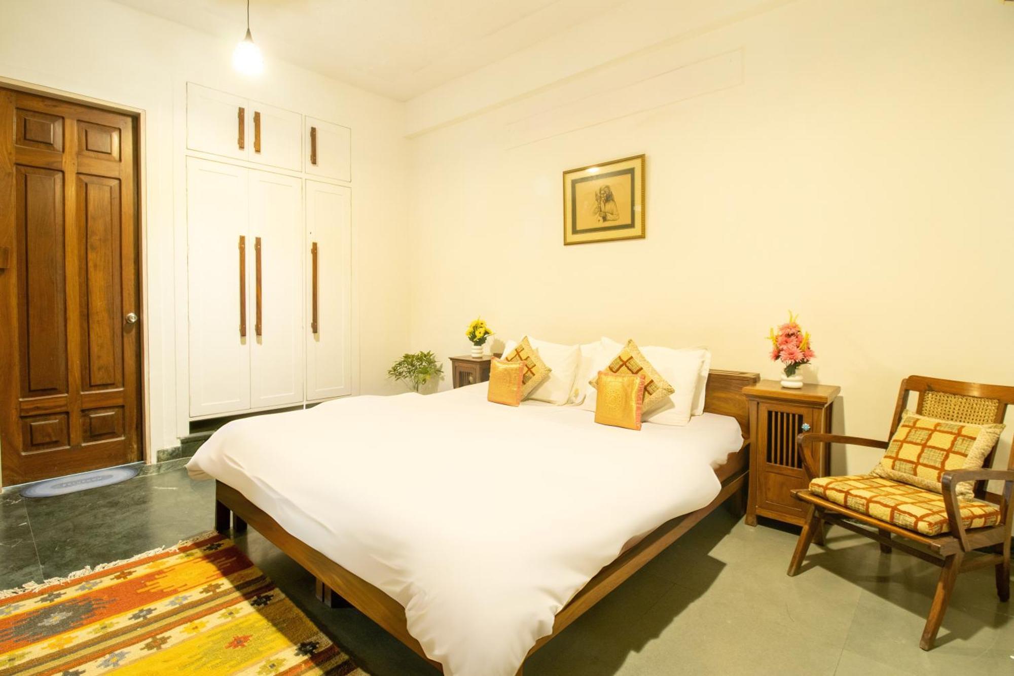 Opulent Antique 6br Independent In Gurugram Villa