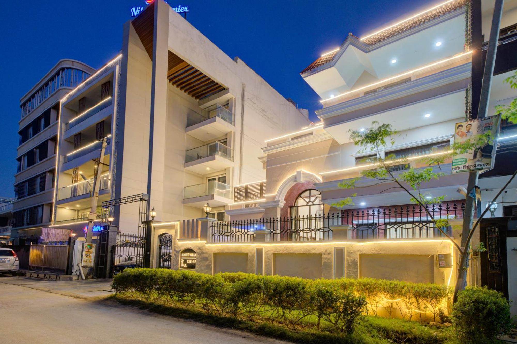 Hotel Amrit And Banquet Medanta Hospital Medicity