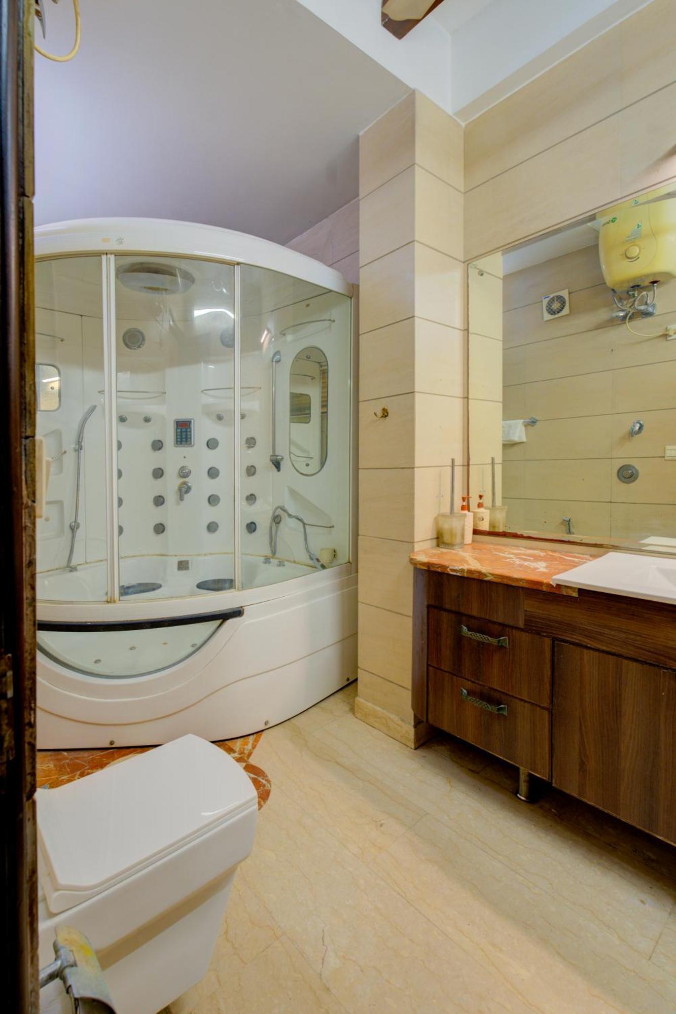 Hotel Amrit And Banquet Medanta Hospital Medicity 3*