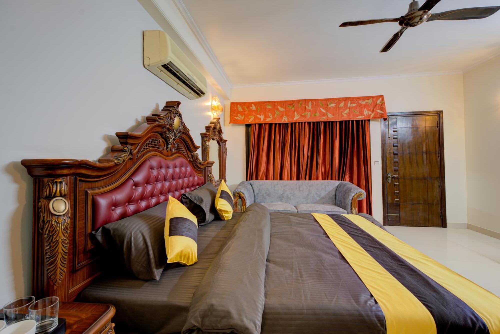Amrit And Banquet Medanta Hospital Medicity Hotel 3*