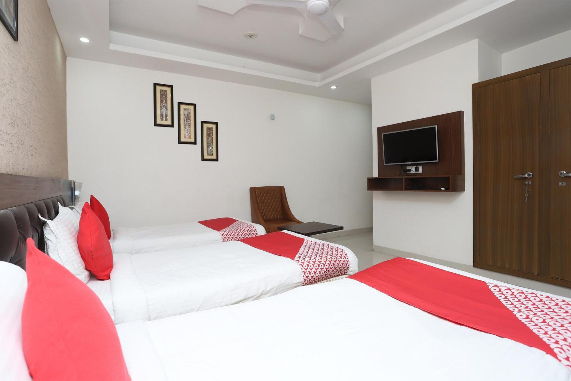 Super Capital O Levanti Near Aravali Biodiversity Park 3* Gurgaon