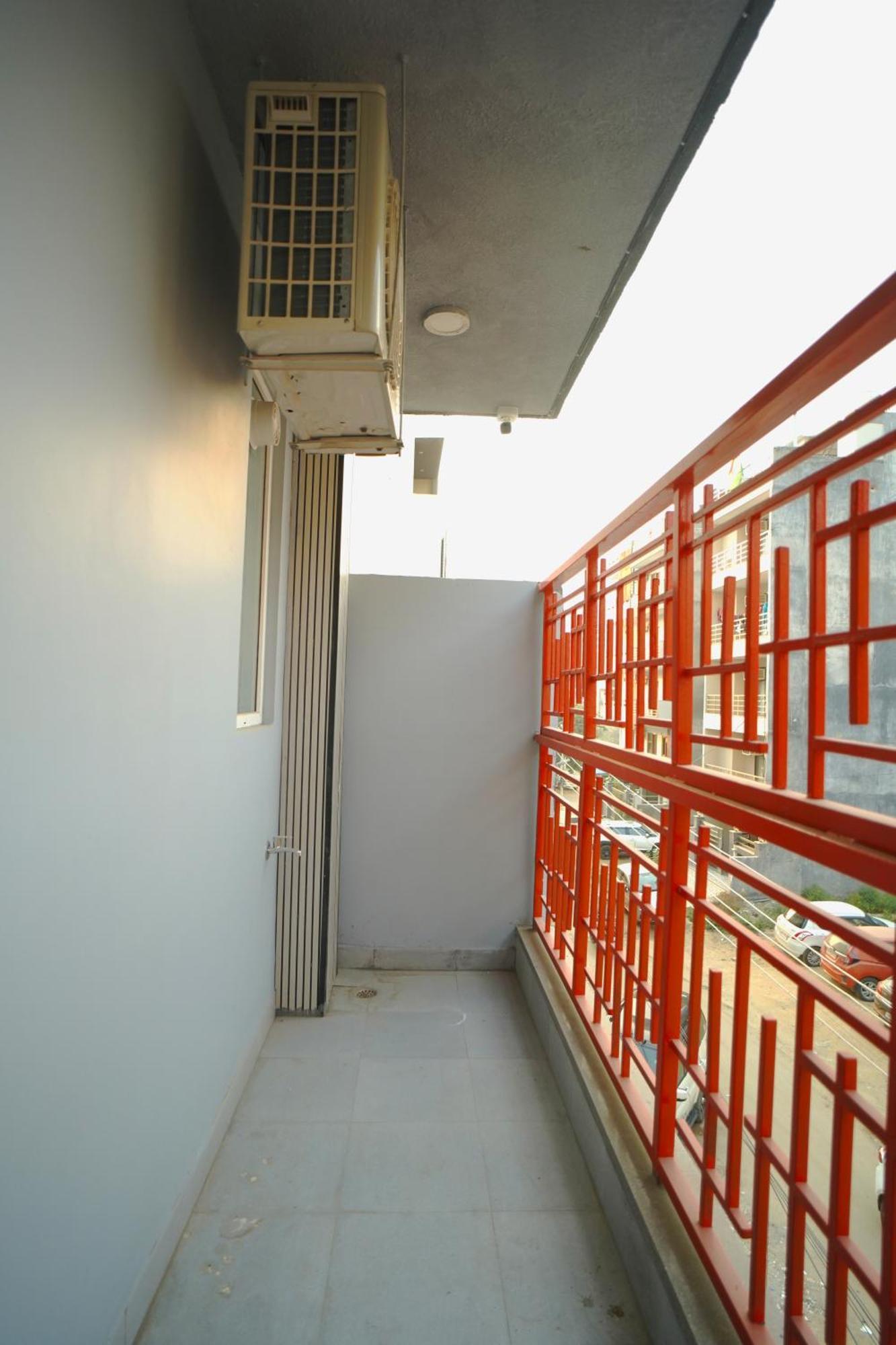 Hotel Orsom Sassy - Sector 42 Gurgaon