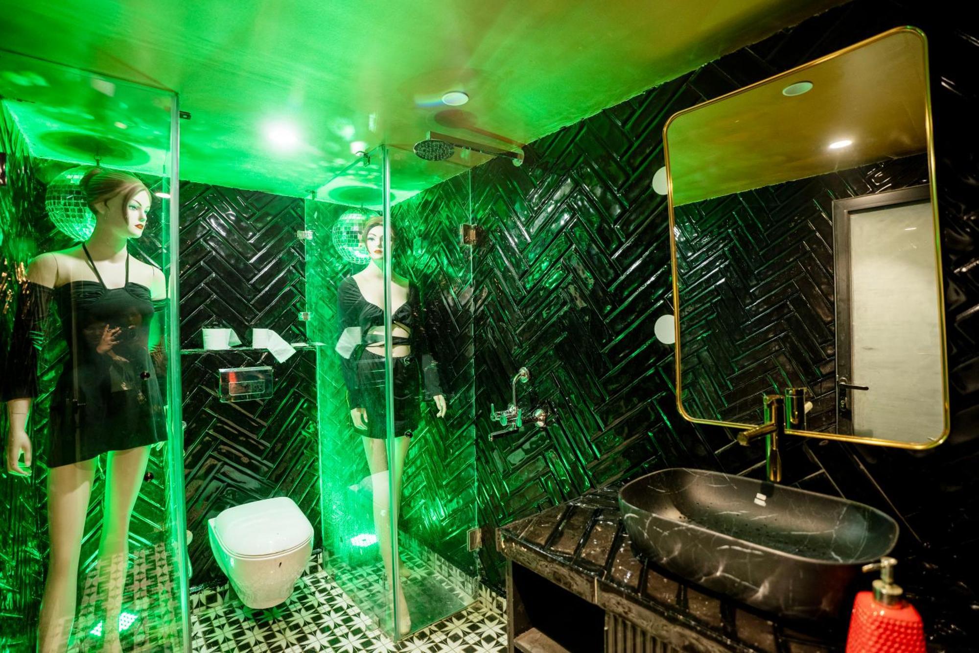Orsom Sassy - Sector 42 Hotel Gurgaon
