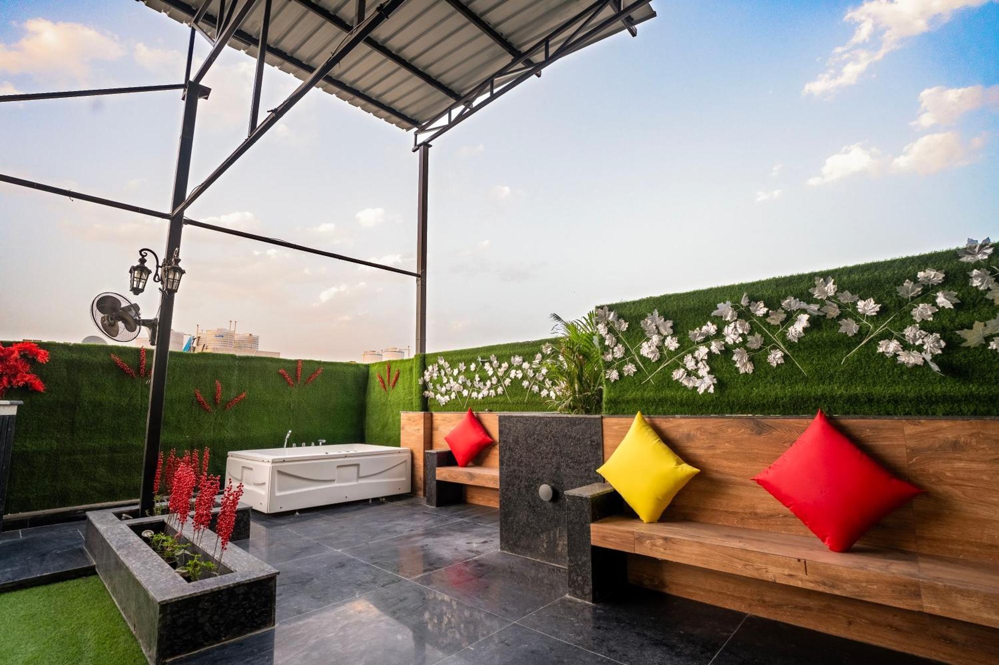 Orsom Sassy - Sector 42 Gurgaon
