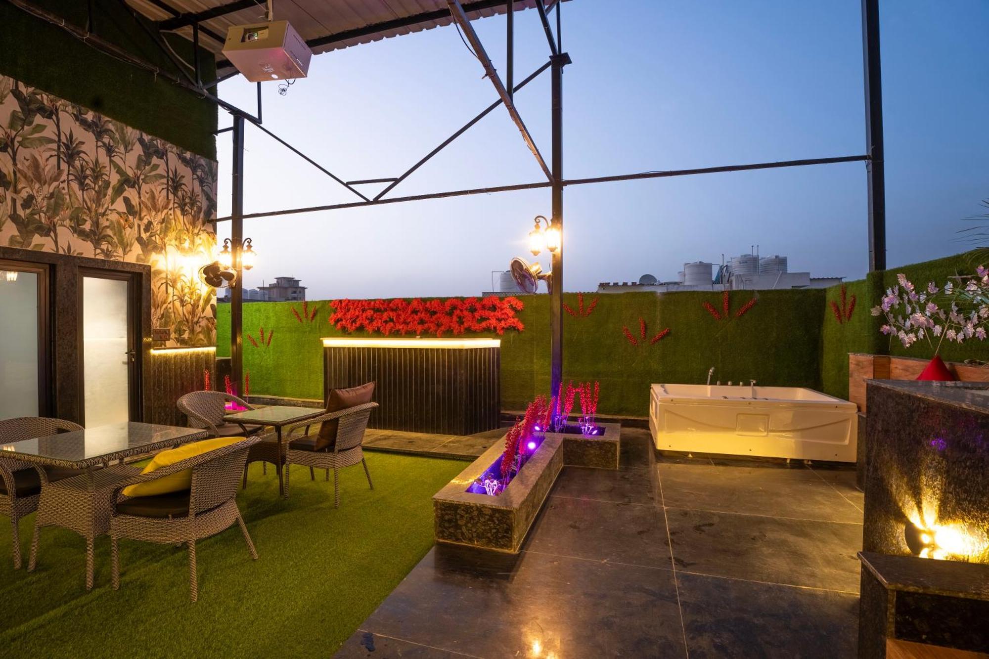 Orsom Sassy - Sector 42 Hotel Gurgaon