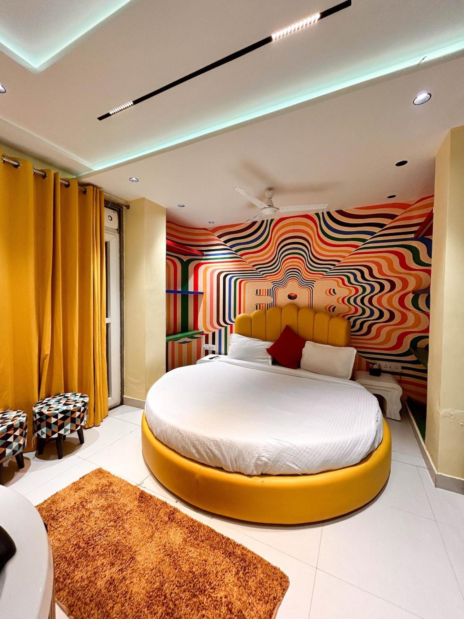 Orsom Sassy - Sector 42 Hotel