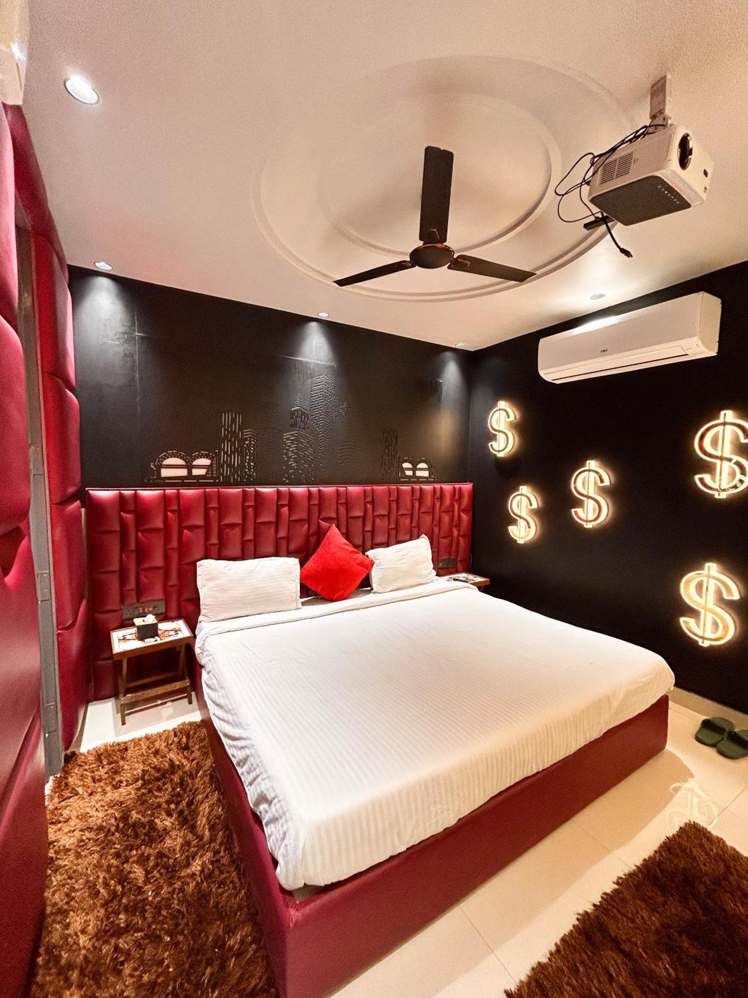 Hotel Orsom Sassy - Sector 42