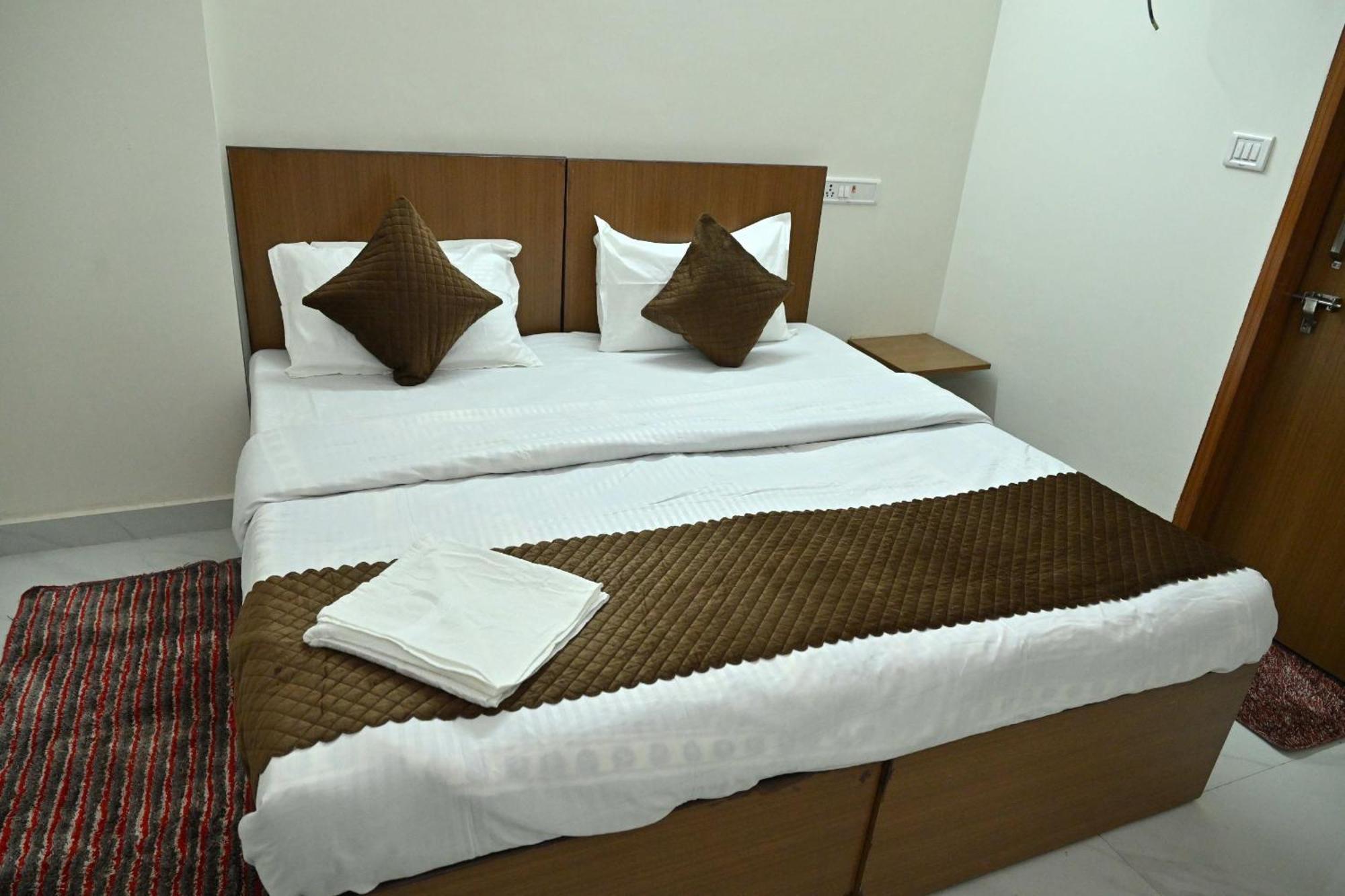 Hotel O Divine 3*
