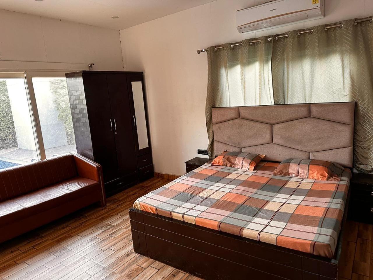 Farm stay Mountain Lux Farm For Parties Gurgaon