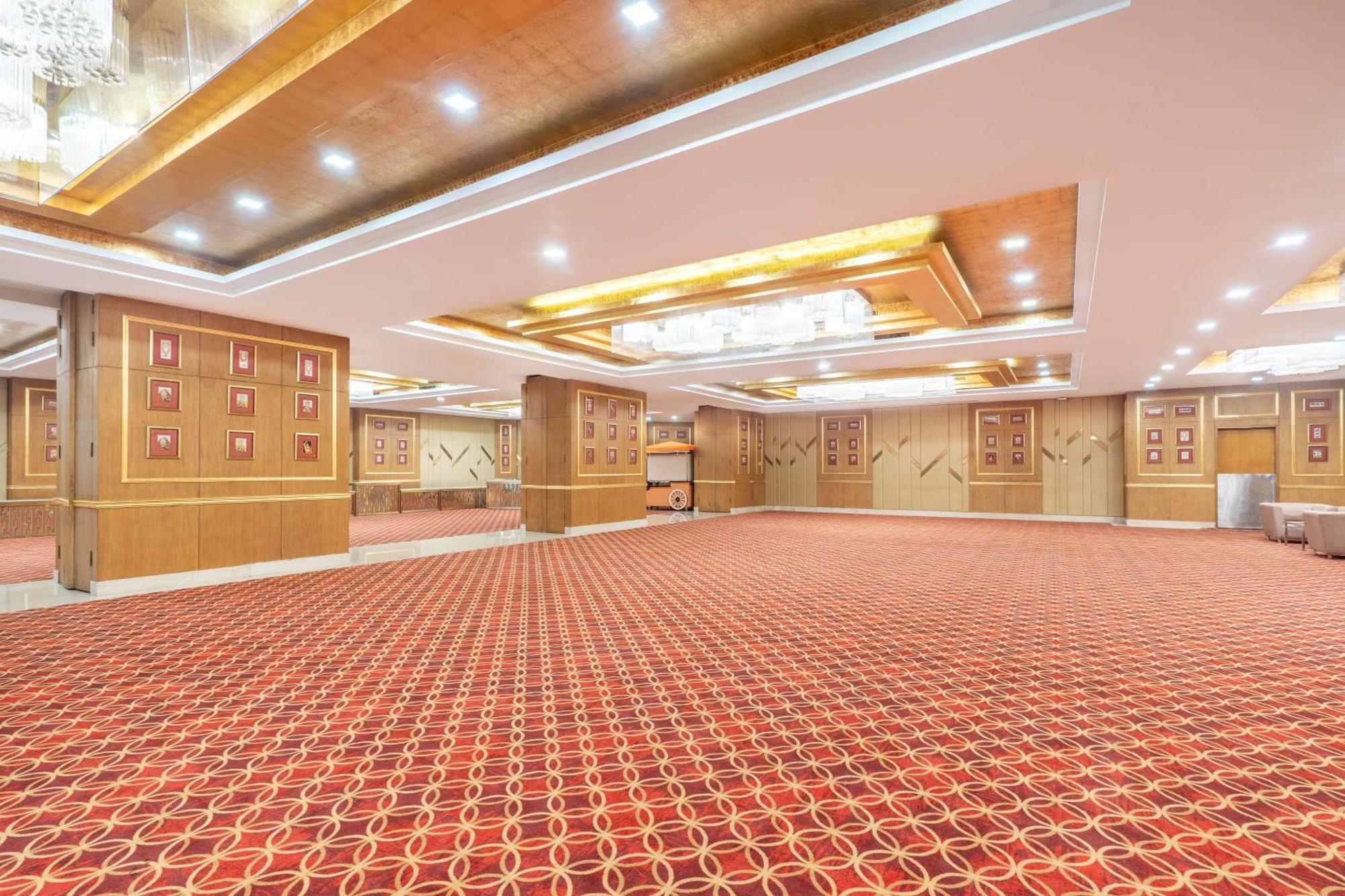 Radisson Gurugram Sohna Road Center 5* Gurgaon