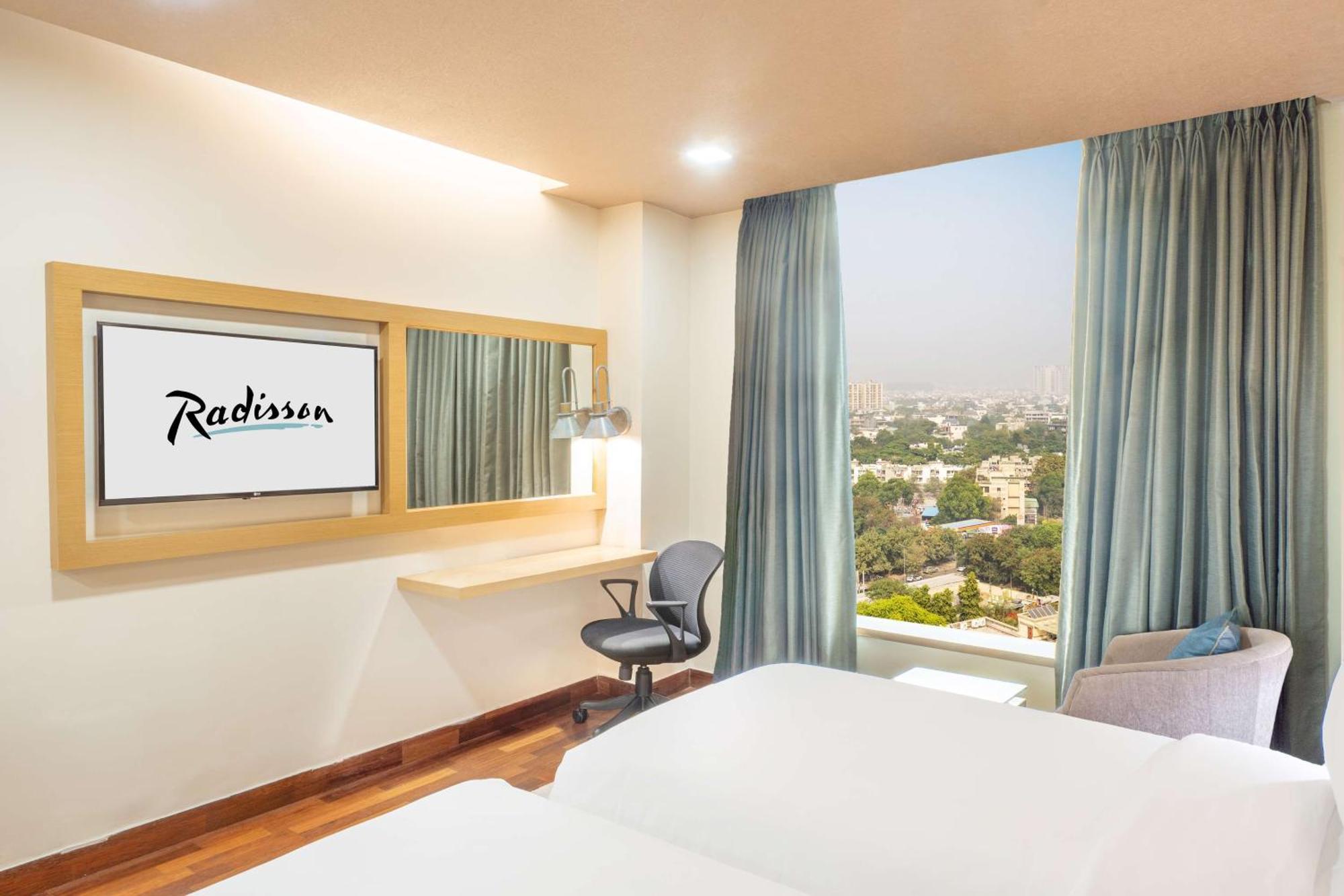 Radisson Gurugram Sohna Road Center Hotel 5*