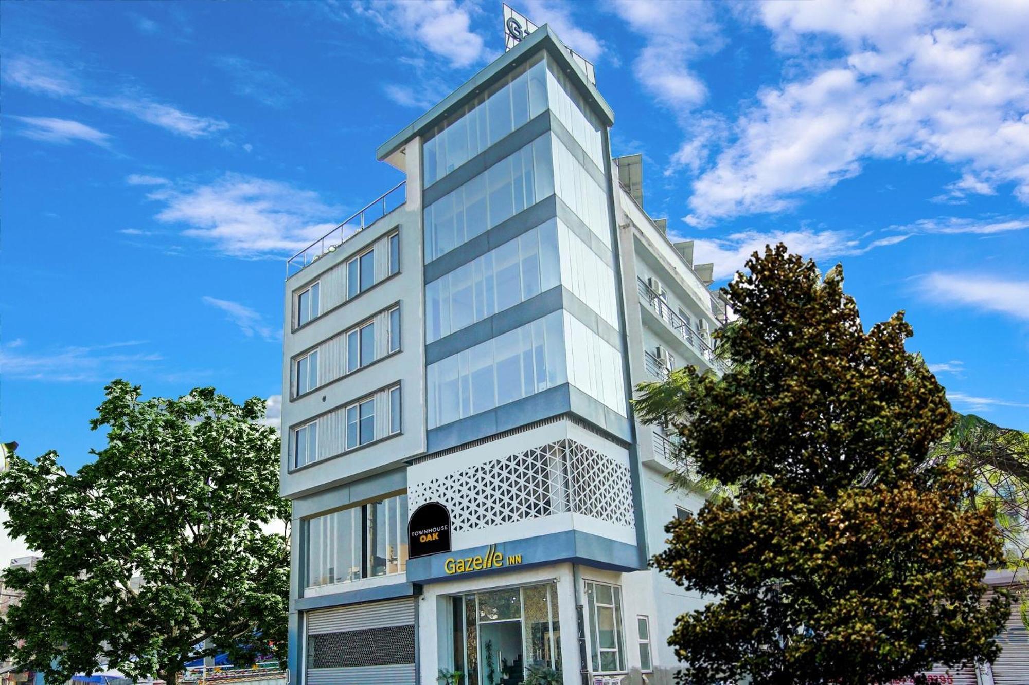 Super Townhouse Geetanjali Hotel 4*