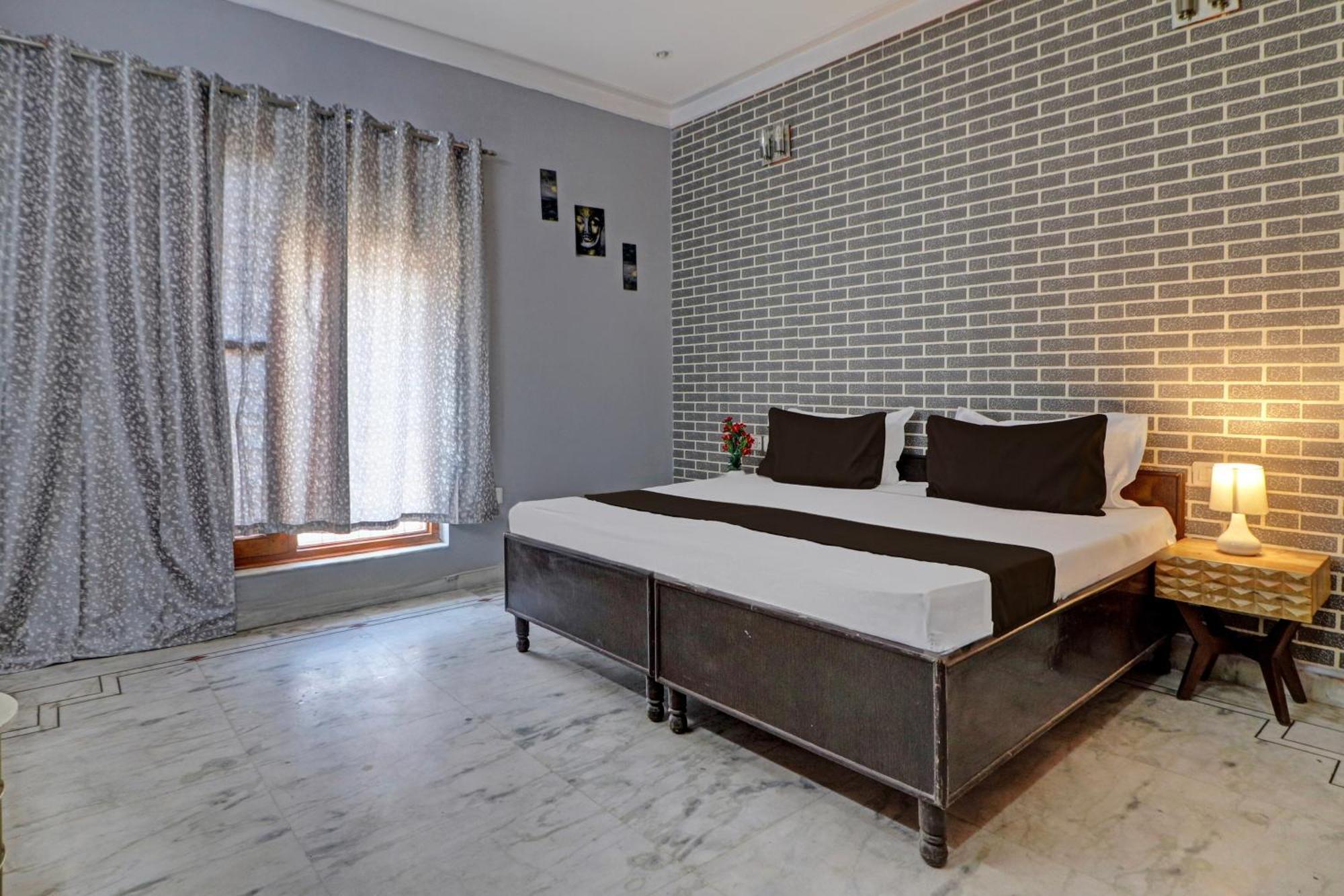 Hotel O Galaxys Gurgaon