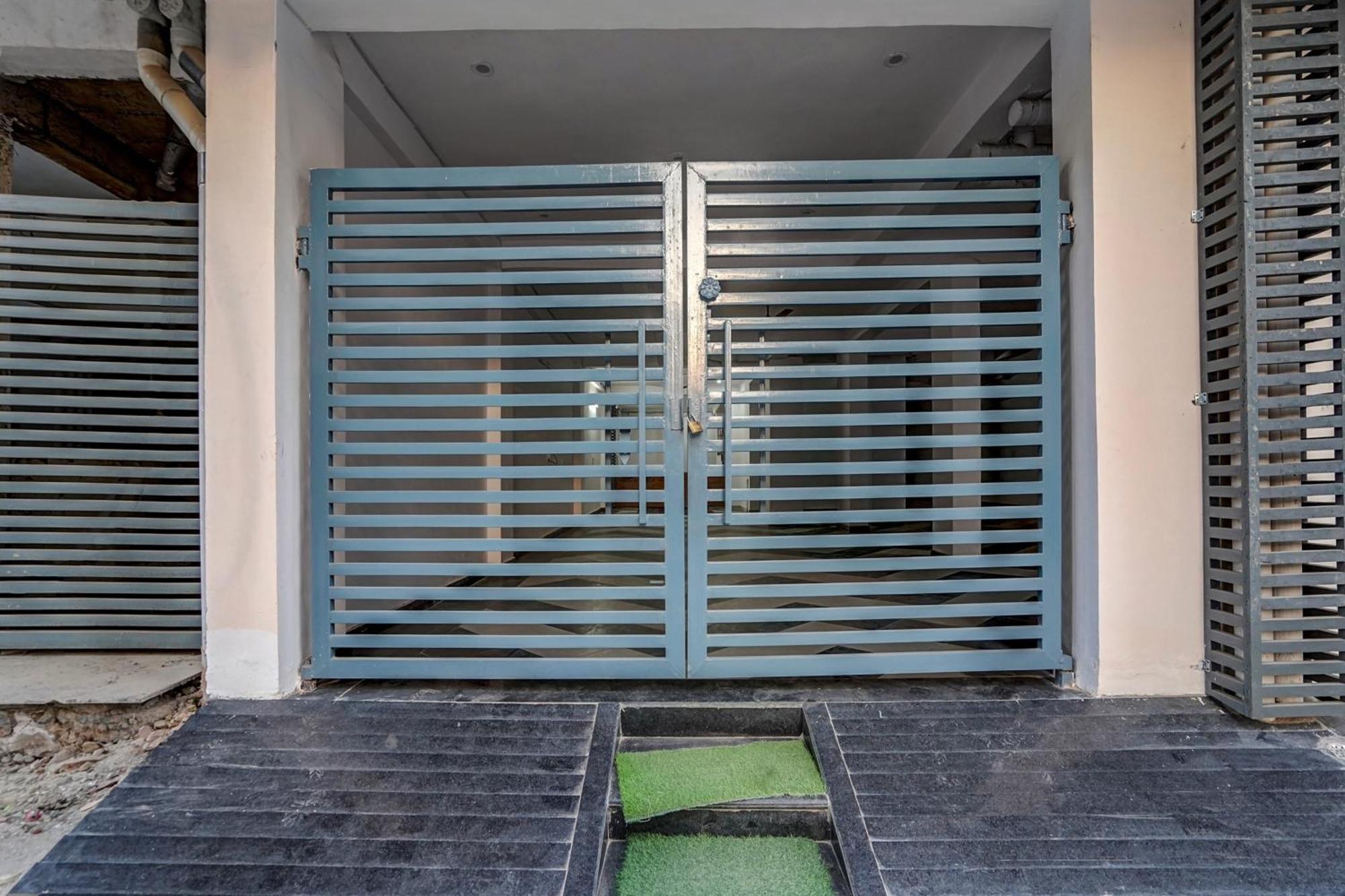 Townhouse Cloud Bay Hotel 4*