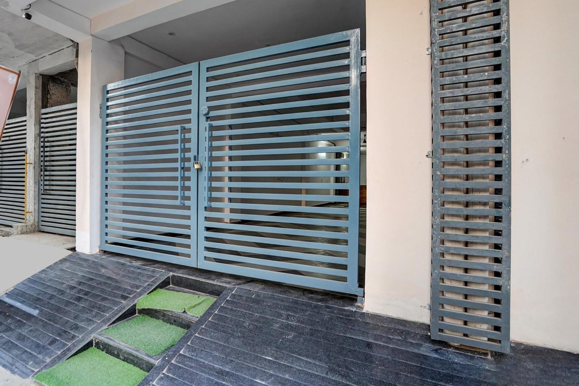 Townhouse Cloud Bay Hotel Gurgaon