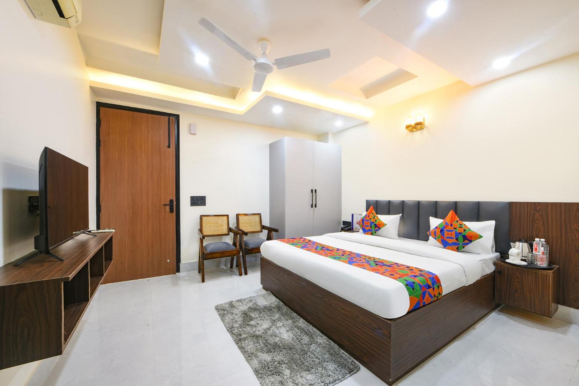 Hotel Fabhotel Rr Premium - Near Medanta Hospital