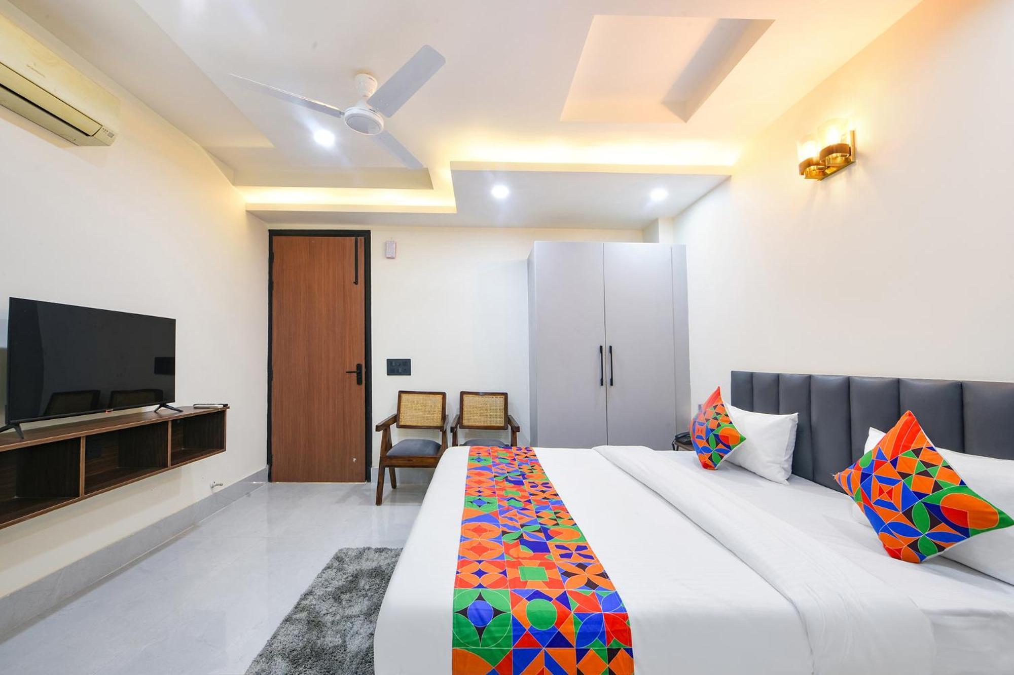 Fabhotel Rr Premium - Near Medanta Hospital