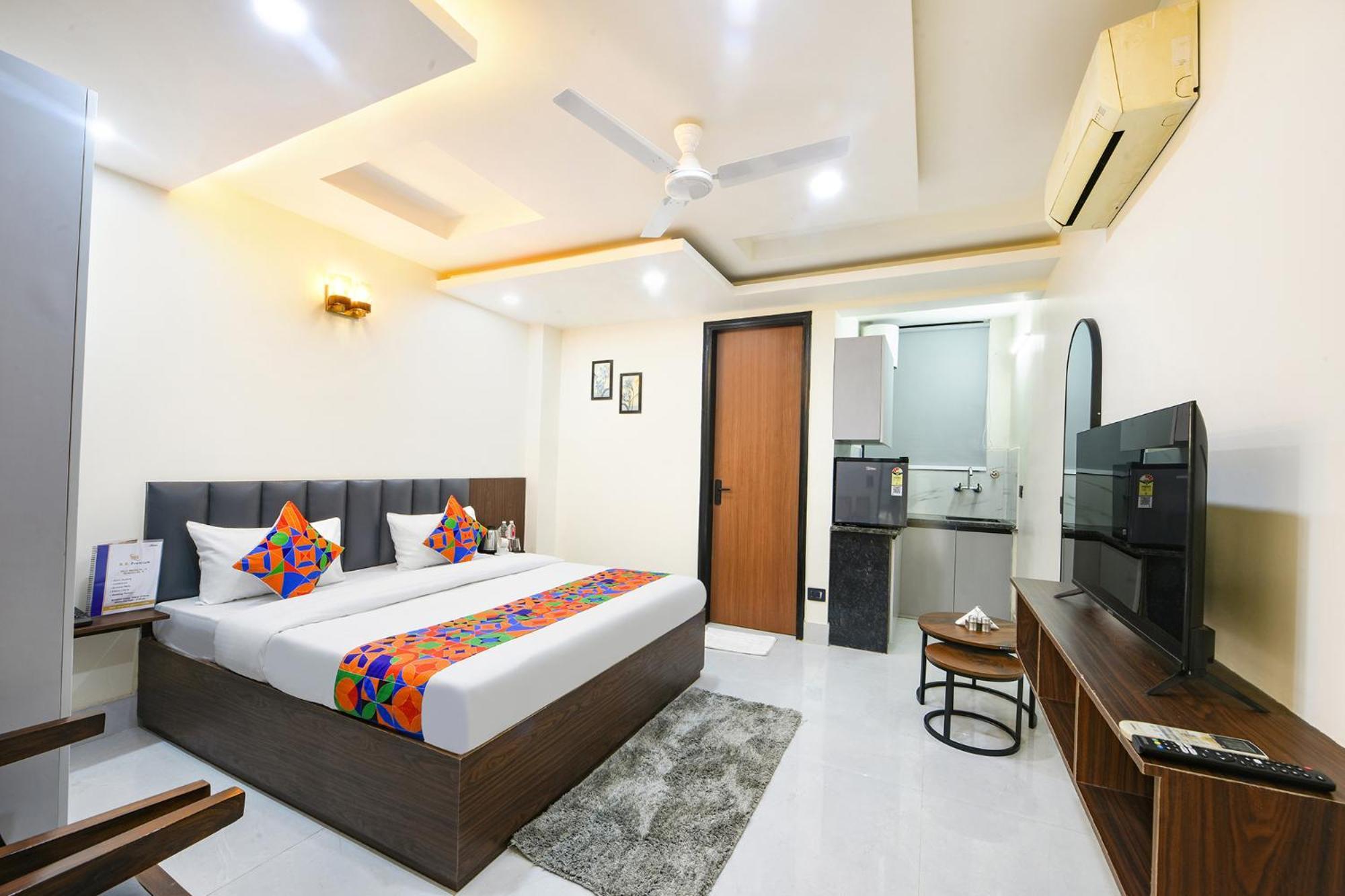 Hotel Fabhotel Rr Premium - Near Medanta Hospital 3*