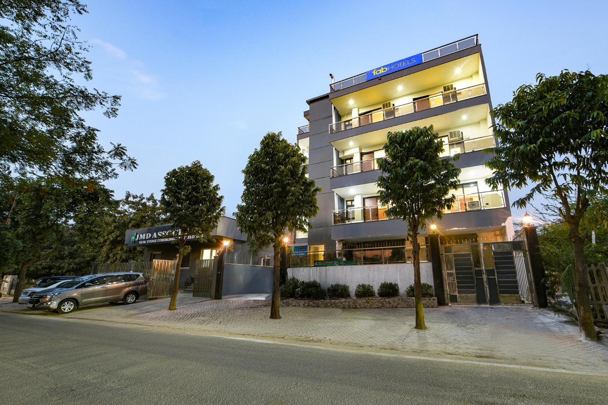 Fabhotel Rr Premium - Near Medanta Hospital Gurgaon