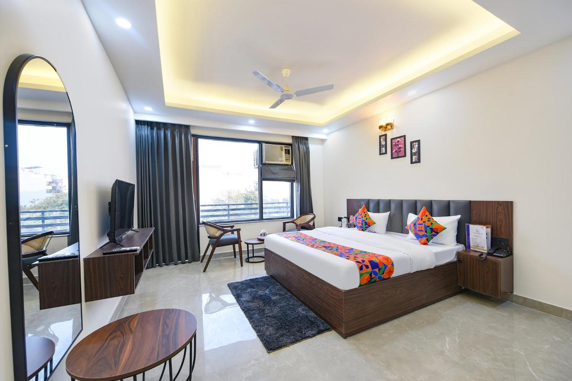 Hotel Fabhotel Rr Premium - Near Medanta Hospital