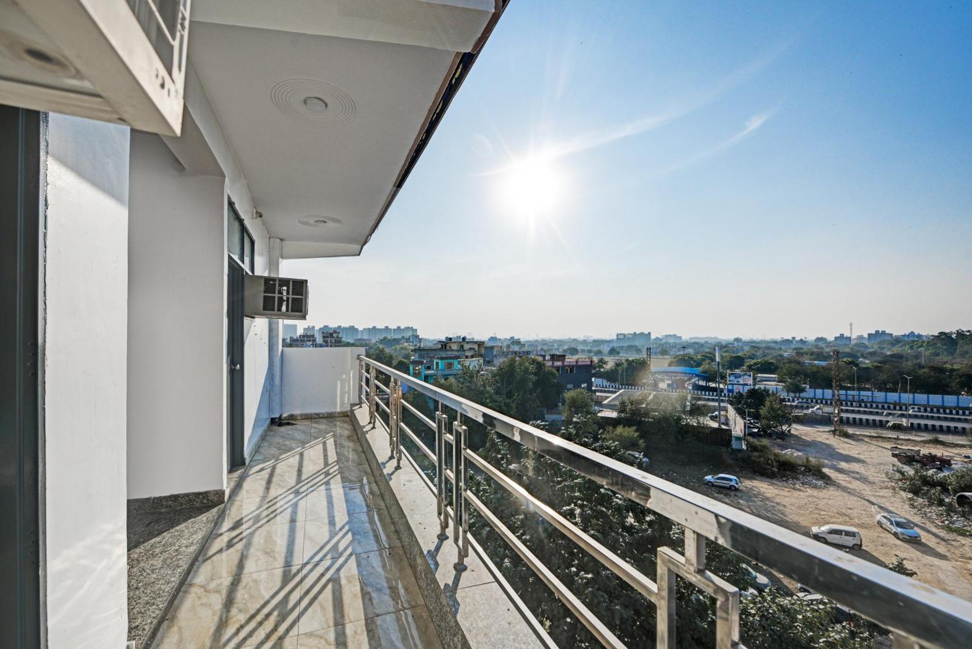 Royal Spark Inn1 - Medicity Gurugram, Near Medanta Hospital Gurgaon