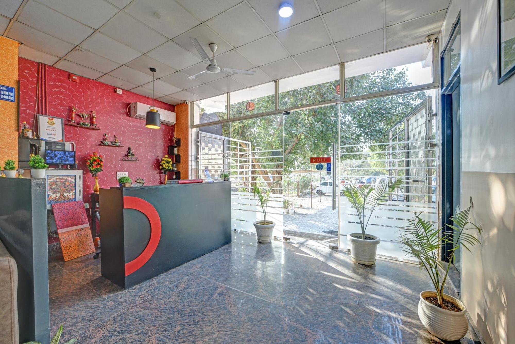 Royal Spark Inn1 - Medicity Gurugram, Near Medanta Hospital Hotel *