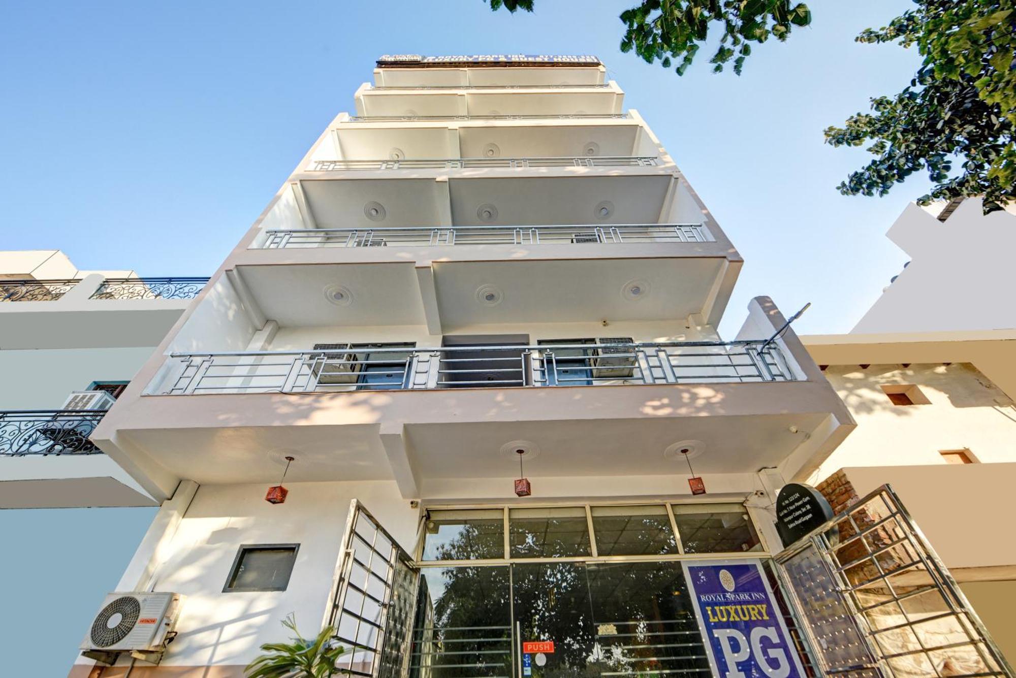 Royal Spark Inn1 - Medicity Gurugram, Near Medanta Hospital *