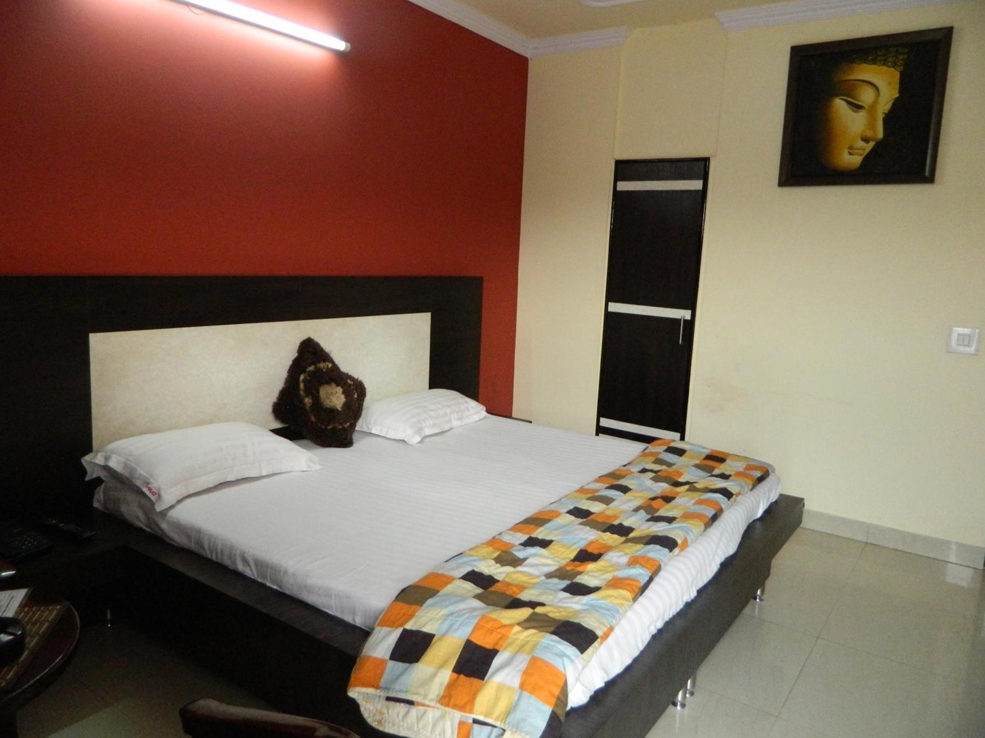 Samrat Hotel 2*