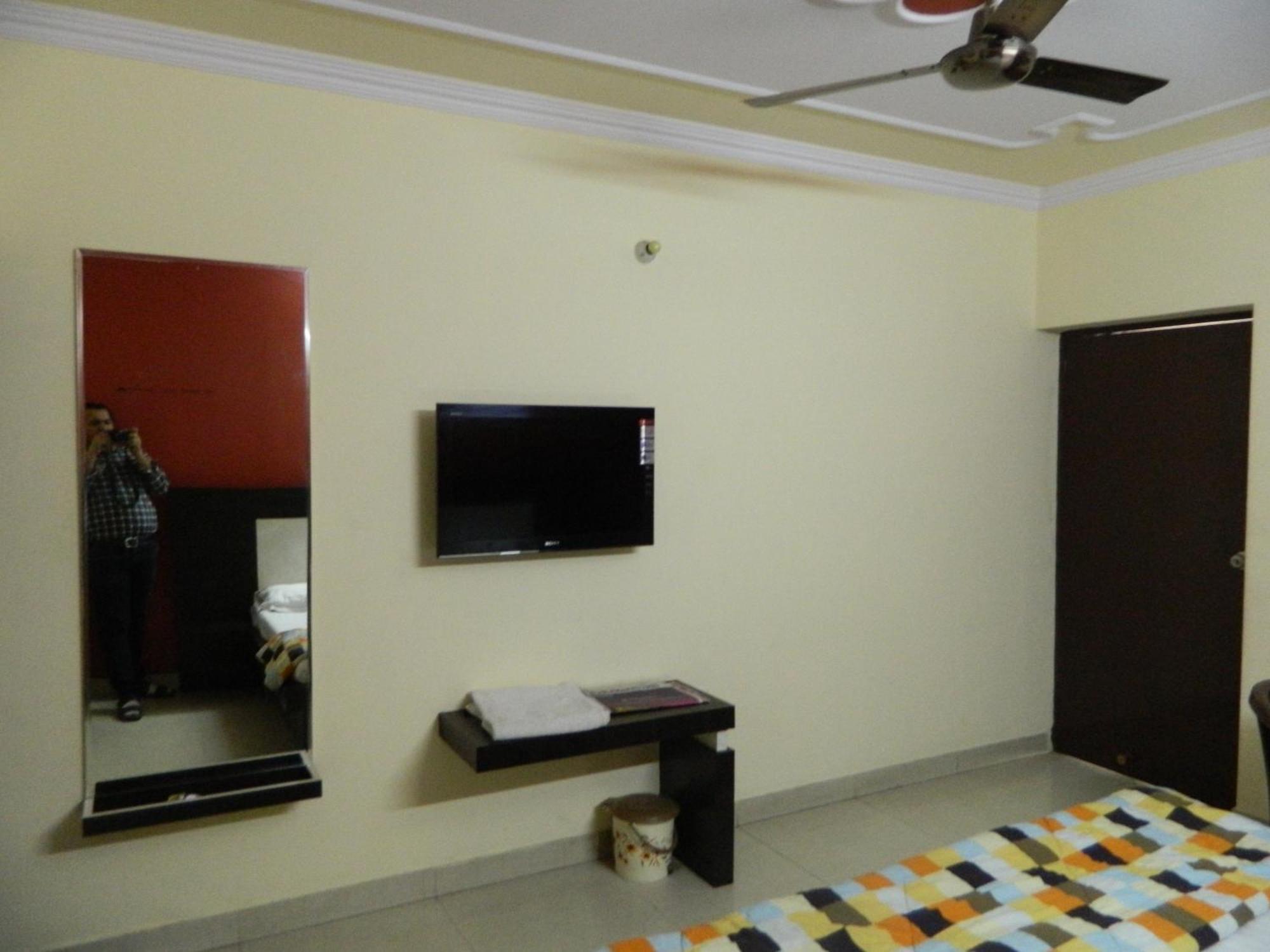 Samrat Hotel 2*