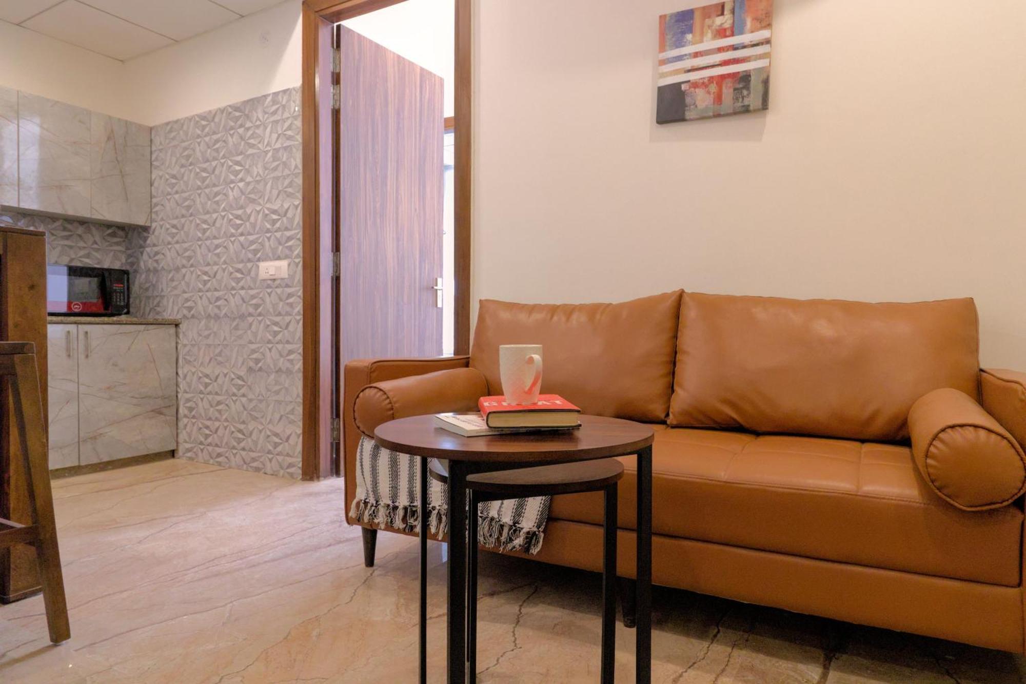 Liv Regalia - One Horizon Centre Golf Course Road Hotel