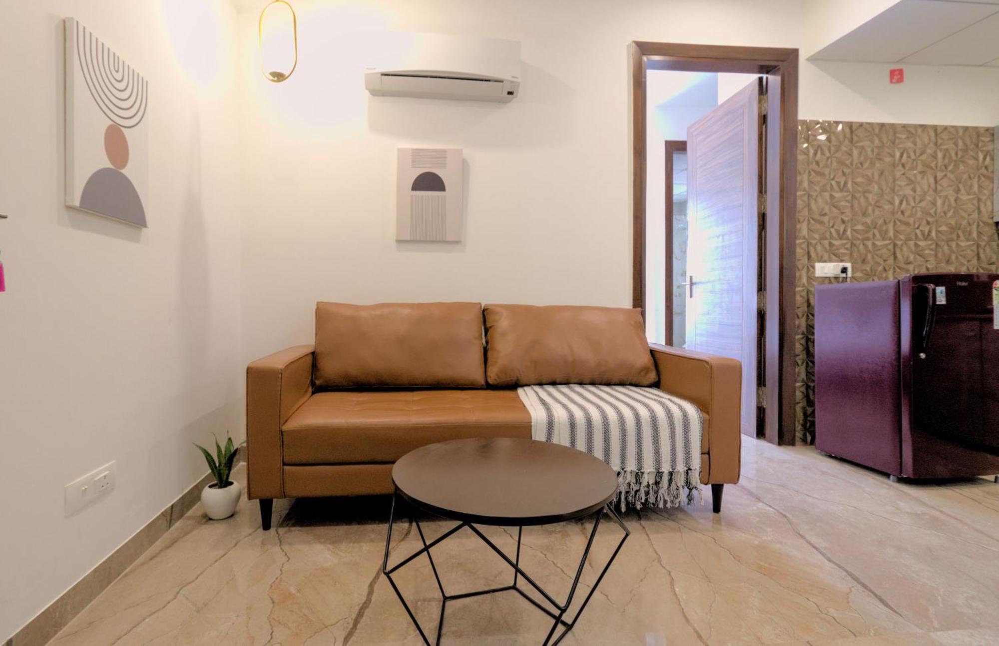 Hotel Liv Regalia - One Horizon Centre Golf Course Road 3*
