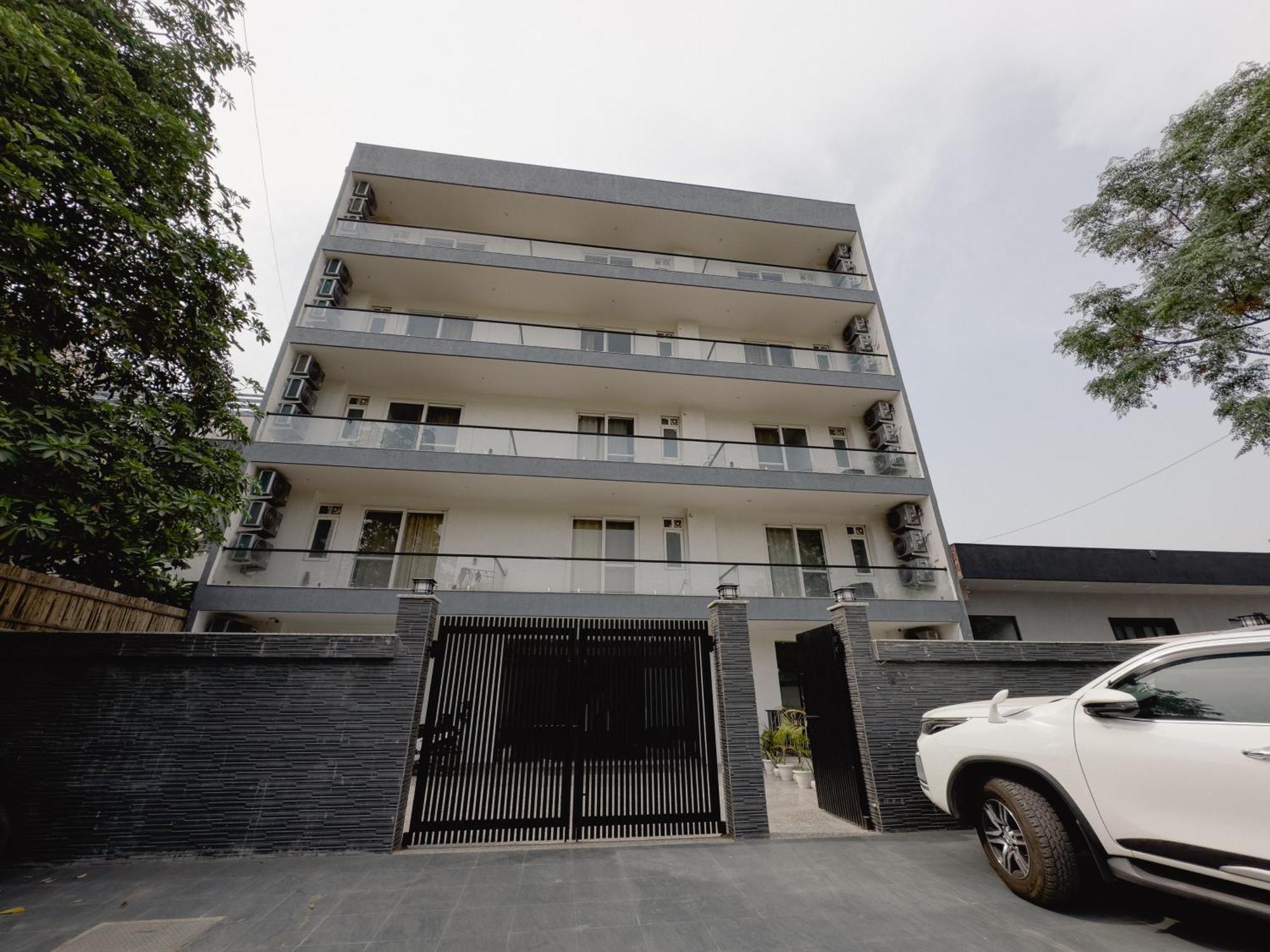 Hotel Liv Regalia - One Horizon Centre Golf Course Road