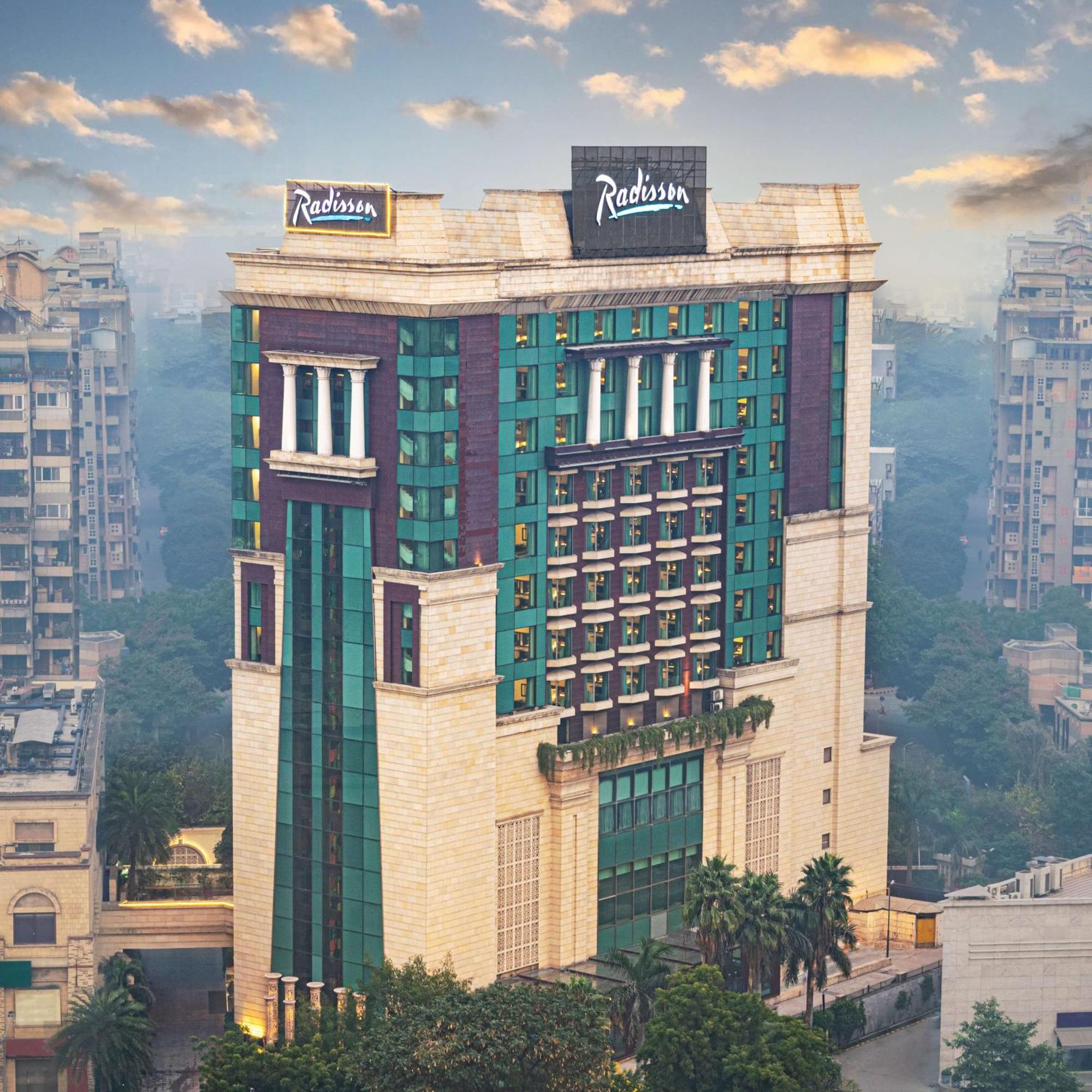 Hotel Radisson Gurugram Sohna Road Center