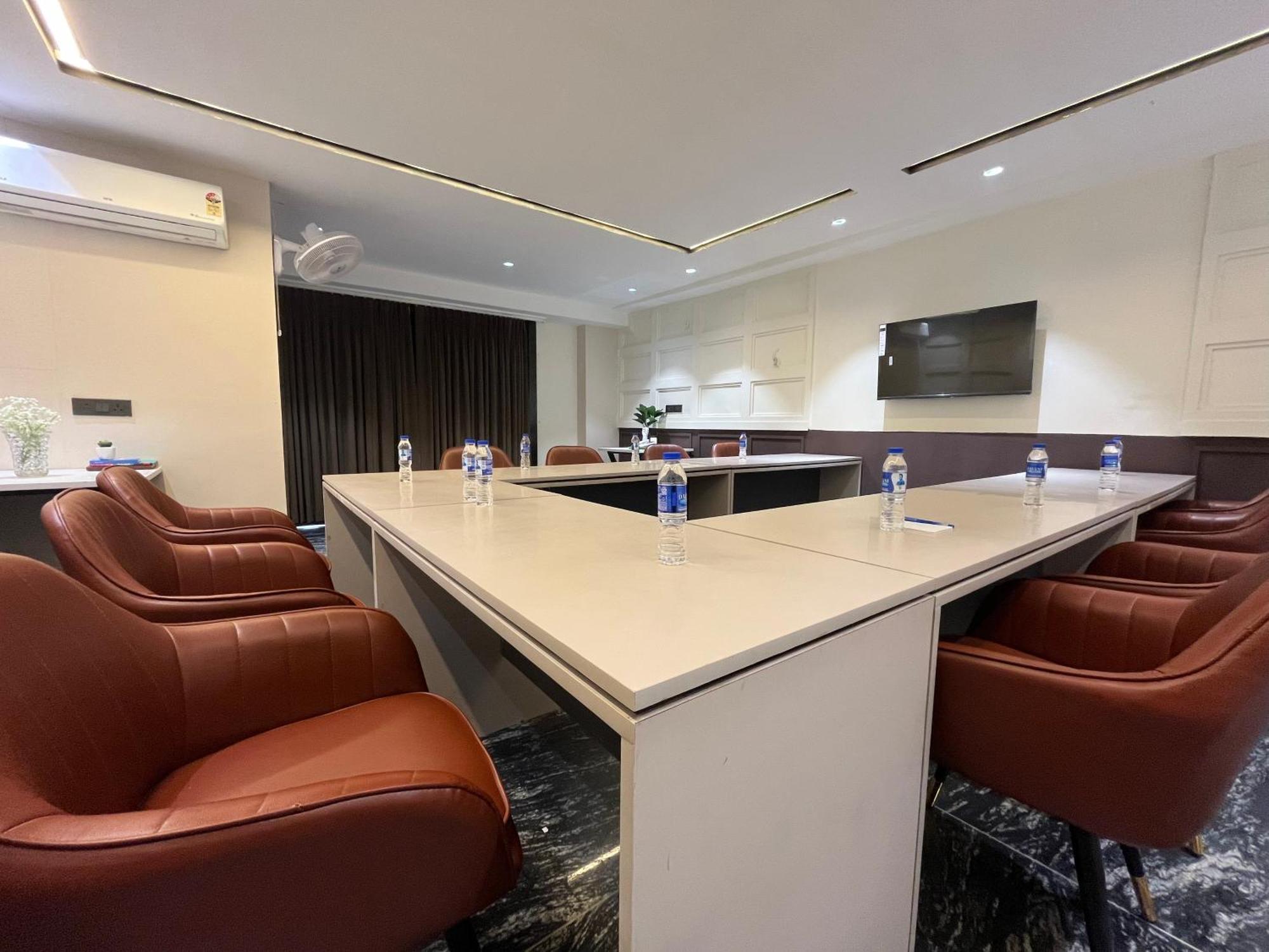 Orsom Sector 53 Hotel