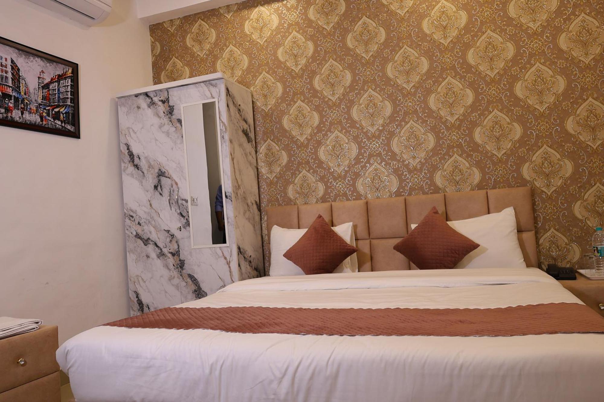 The Sandalwood By La Carnation I Faridabad-gurgaon Road Hotel Gurgaon